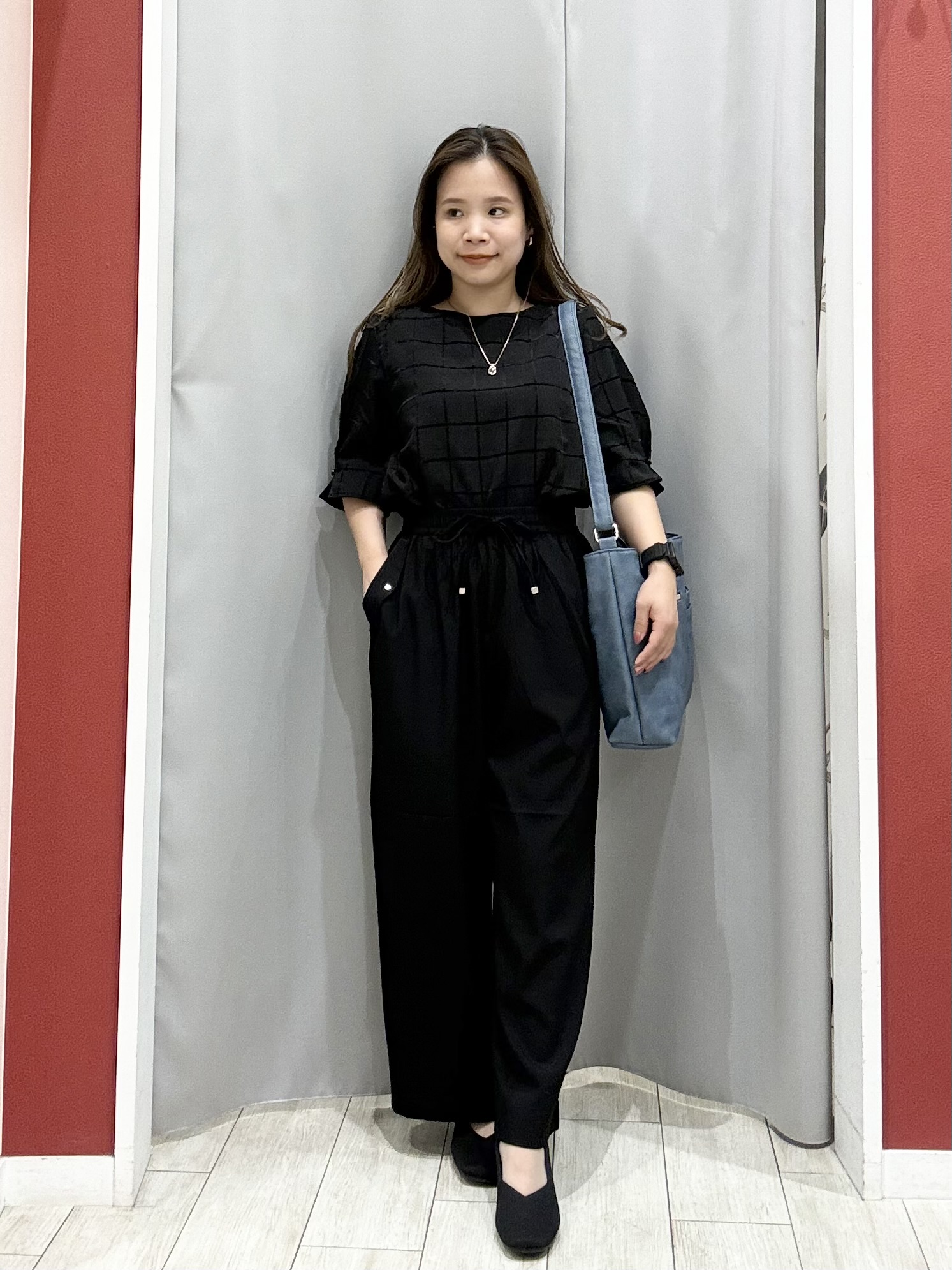 shioさんの「SHOO･LA･RUE｜【洗濯機可/S-LL】金ボタンが上品に。さらさらタッチカーディガン」を使ったコーディネート