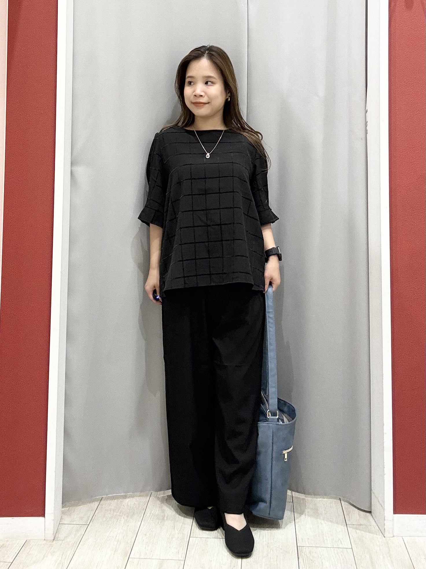 shioさんの「SHOO･LA･RUE｜【洗濯機可/S-LL】金ボタンが上品に。さらさらタッチカーディガン」を使ったコーディネート