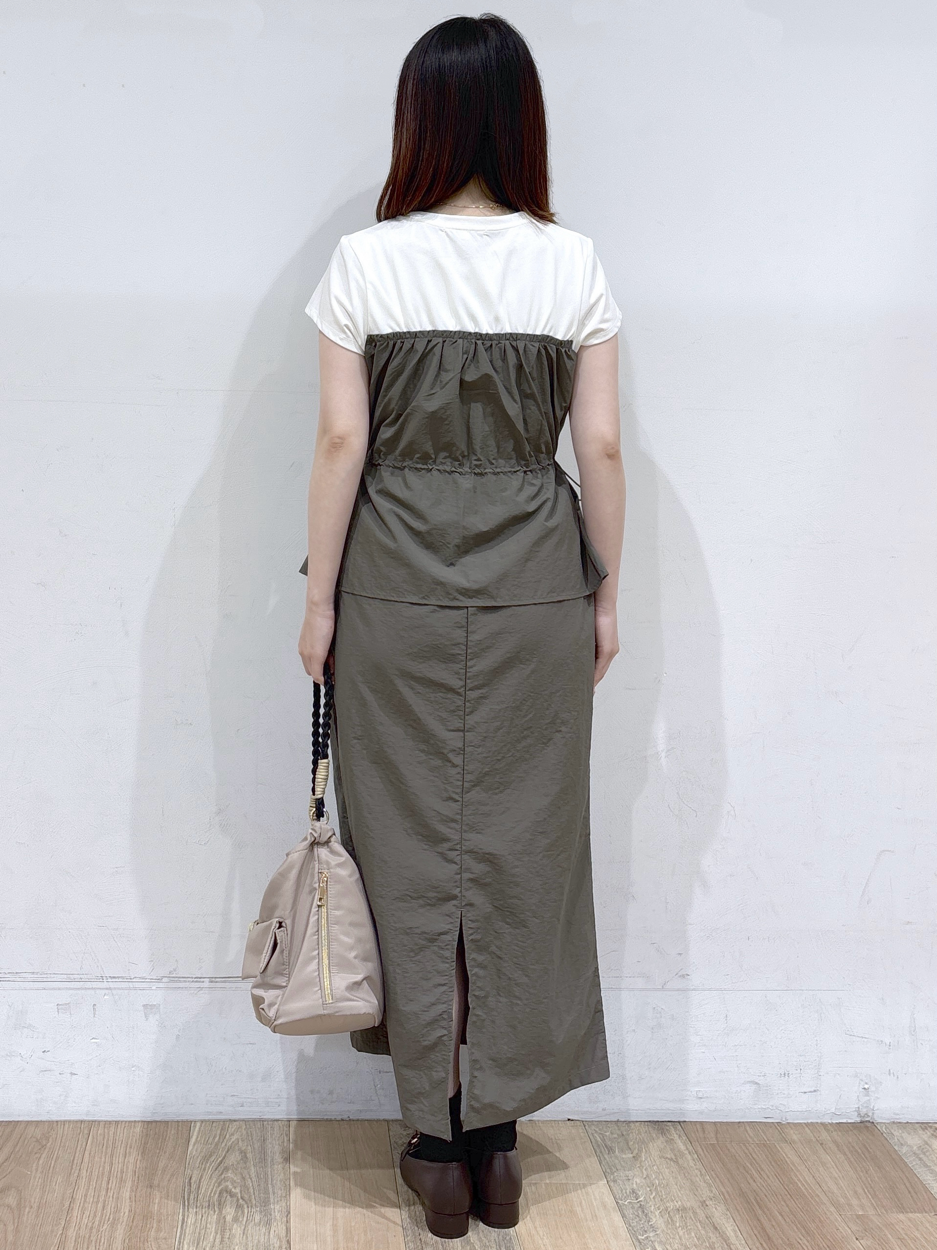 るーさんの「grove｜【低身長さんも選べる着丈・洗濯機◎】1枚で旬顔！Tシャツドッキングドロストワンピース」を使ったコーディネート