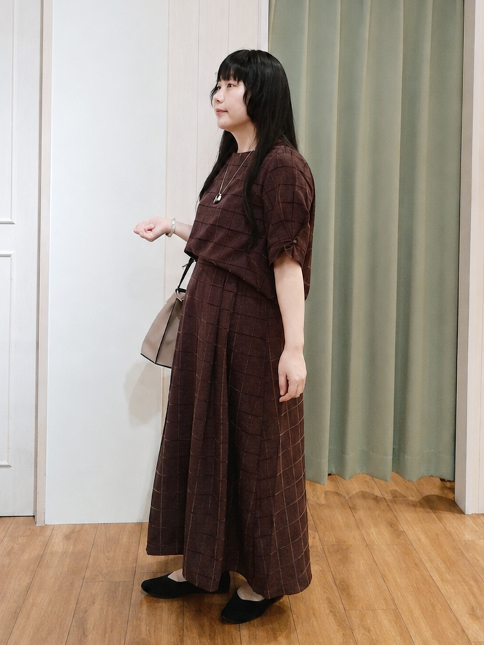 あきなさんの「SHOO･LA･RUE｜【セットアップ可/S-LL】夏でも感じられる秋気分 モールチェックタックスリーブ ブラウス」を使ったコーディネート