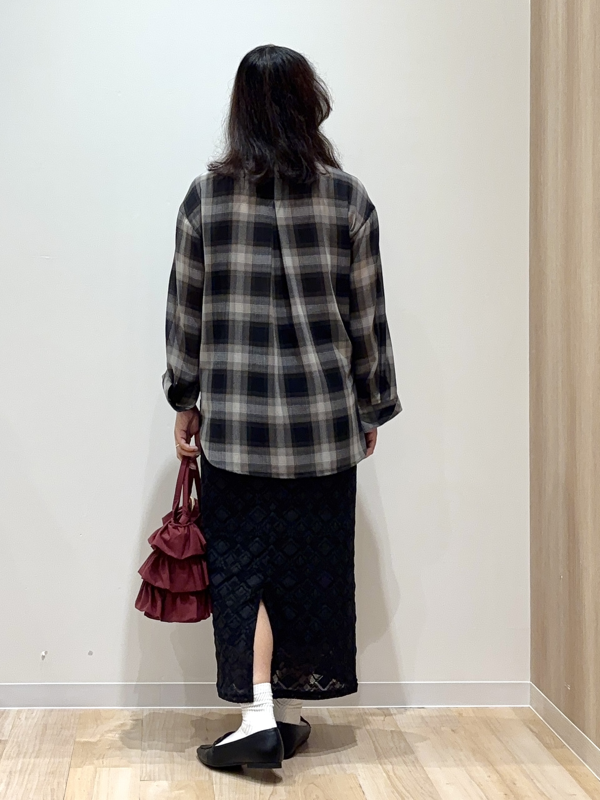 miraiさんの「grove｜シアーオンブレチェックシャツ」を使ったコーディネート