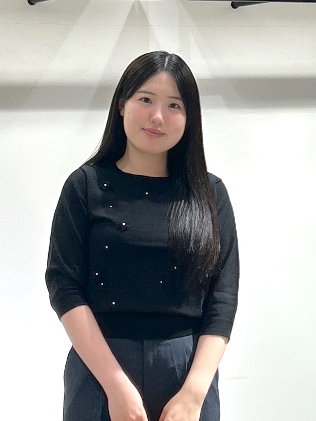 sayaさんの「OPAQUE.CLIP｜お花ビジュー6分袖ニット【洗濯機OK】」を使ったコーディネート