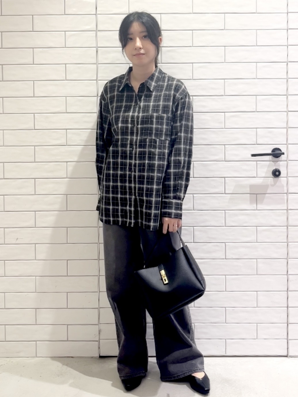 しおりさんの「OPAQUE.CLIP｜チェック柄シャツ【洗濯機OK】」を使ったコーディネート
