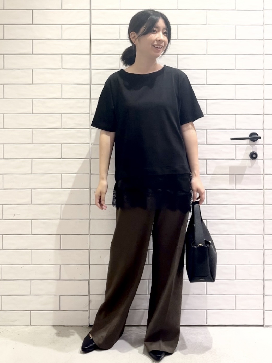 しおりさんの「OPAQUE.CLIP｜裾レースアシメカットソー【洗濯機OK】」を使ったコーディネート