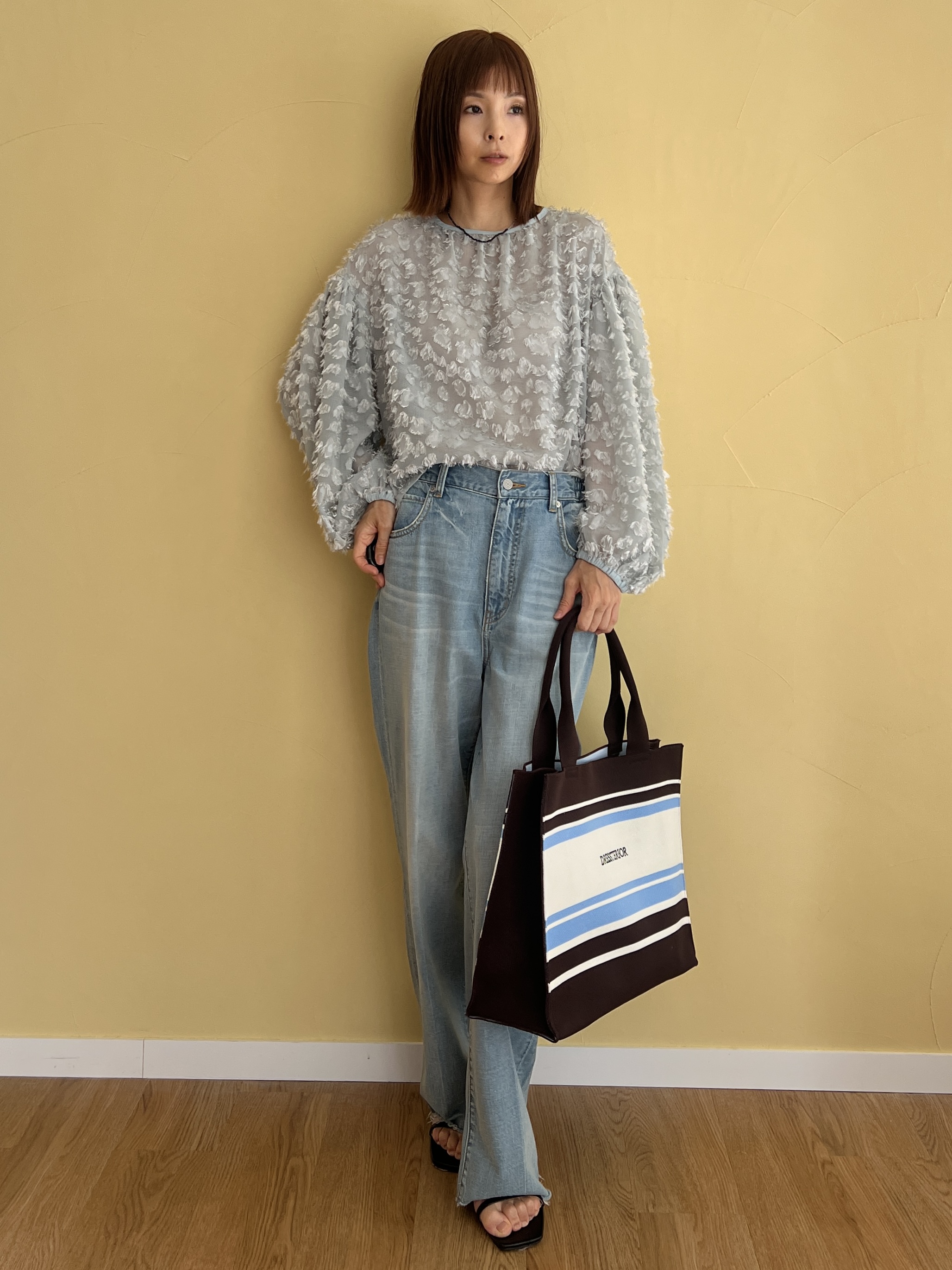 misaさんの「DRESSTERIOR｜センタープレスストレートデニム」を使ったコーディネート