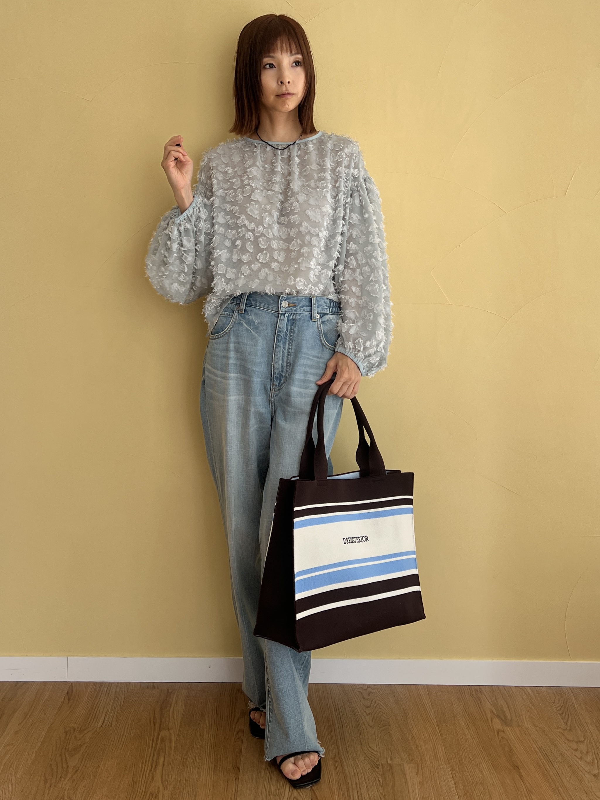 misaさんの「DRESSTERIOR｜センタープレスストレートデニム」を使ったコーディネート