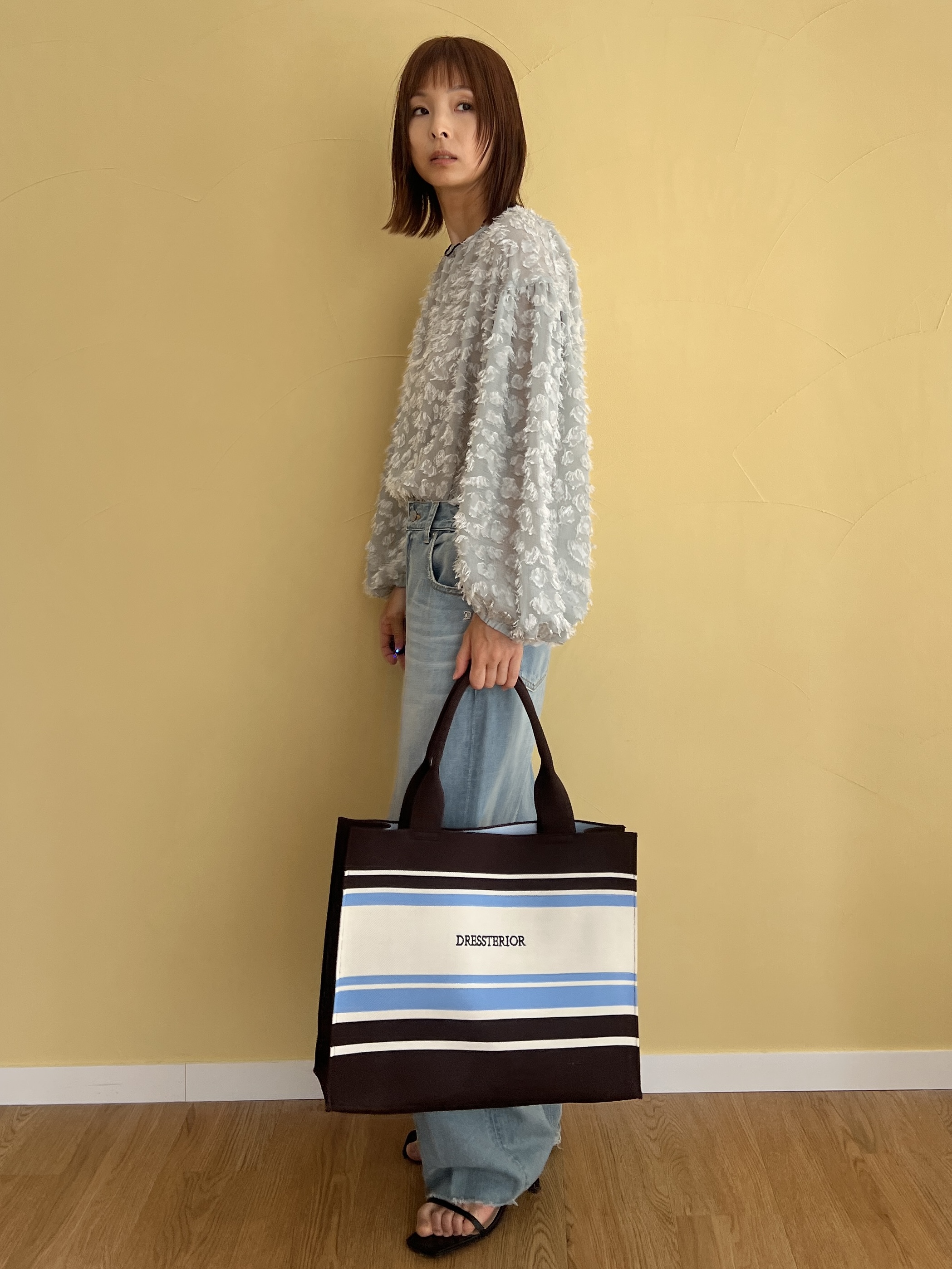 misaさんの「DRESSTERIOR｜センタープレスストレートデニム」を使ったコーディネート