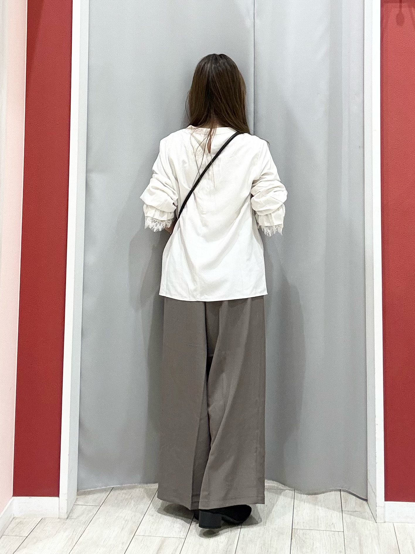 shioさんの「SHOO･LA･RUE｜【UV/S-LL/洗濯機可】多ボタンがポイント クルーネックカーディガン」を使ったコーディネート