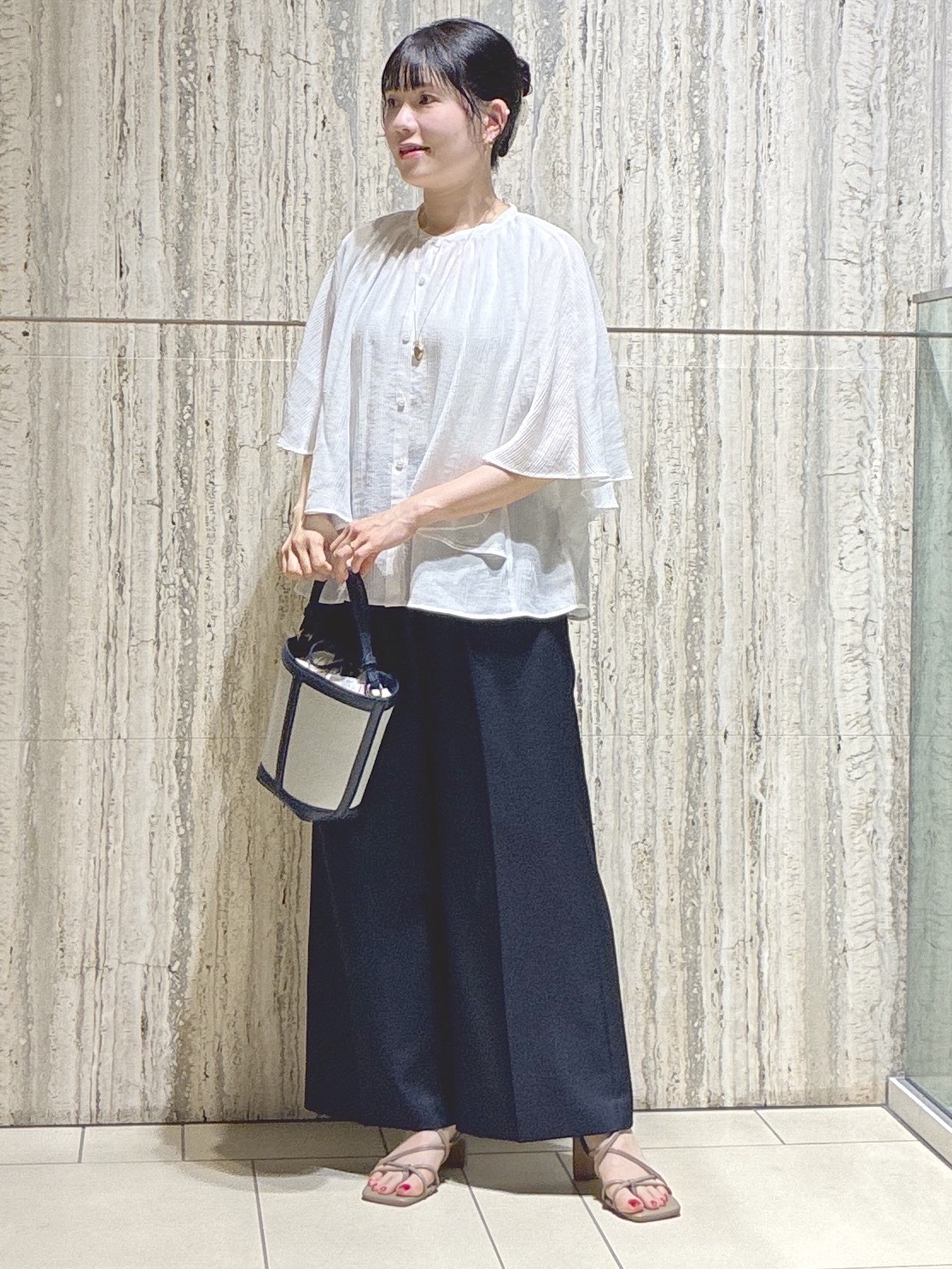  beni_gingerさんの「Reflect｜ドビーストライプケープスリーブブラウス」を使ったコーディネート