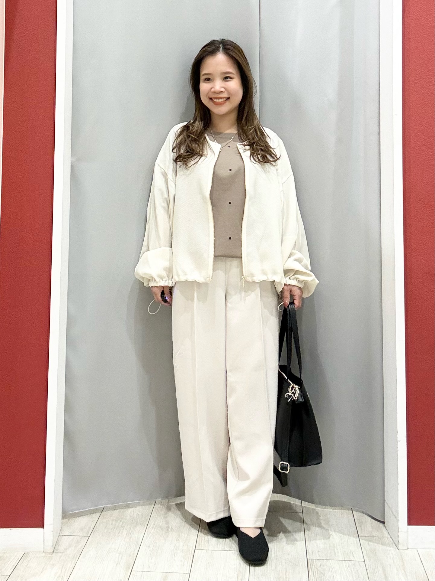 shioさんの「SHOO･LA･RUE｜【通気性〇/セットアップ可/洗濯機可】メッシュドルマン ジップブルゾン」を使ったコーディネート