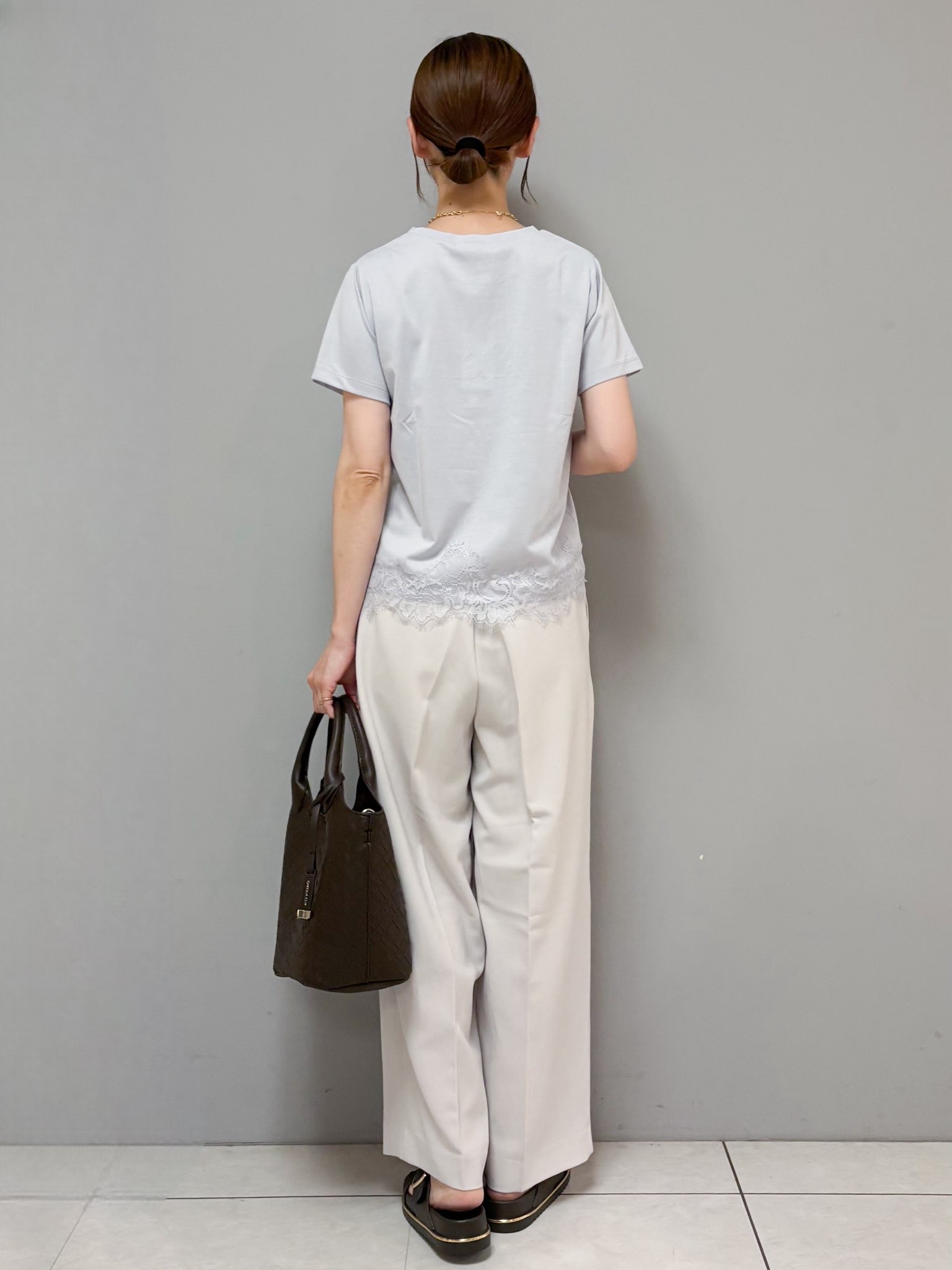 yさんの「OPAQUE.CLIP｜【接触冷感／UVケア】裾レースロゴTシャツ《洗濯機OK／S-3L》」を使ったコーディネート