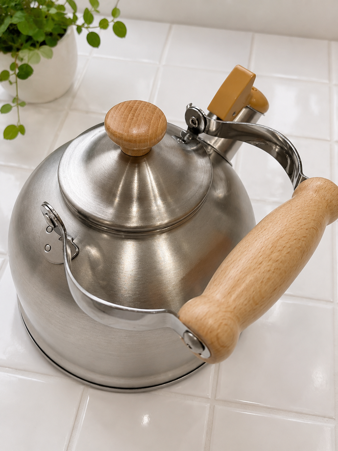 笑門来福さんの「212 KITCHEN STORE｜ハーモニカケトル2.5L ＜CASUAL PRODUCT カジュアルプロダクト＞」を使ったコーディネート