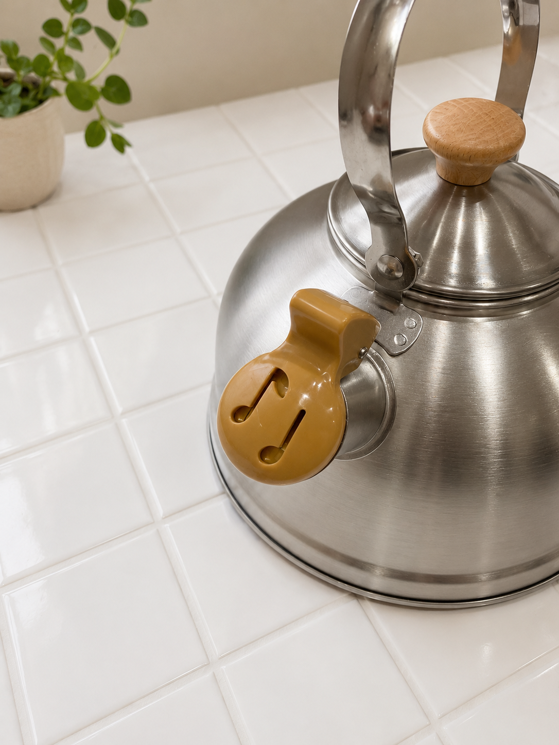笑門来福さんの「212 KITCHEN STORE｜ハーモニカケトル2.5L ＜CASUAL PRODUCT カジュアルプロダクト＞」を使ったコーディネート