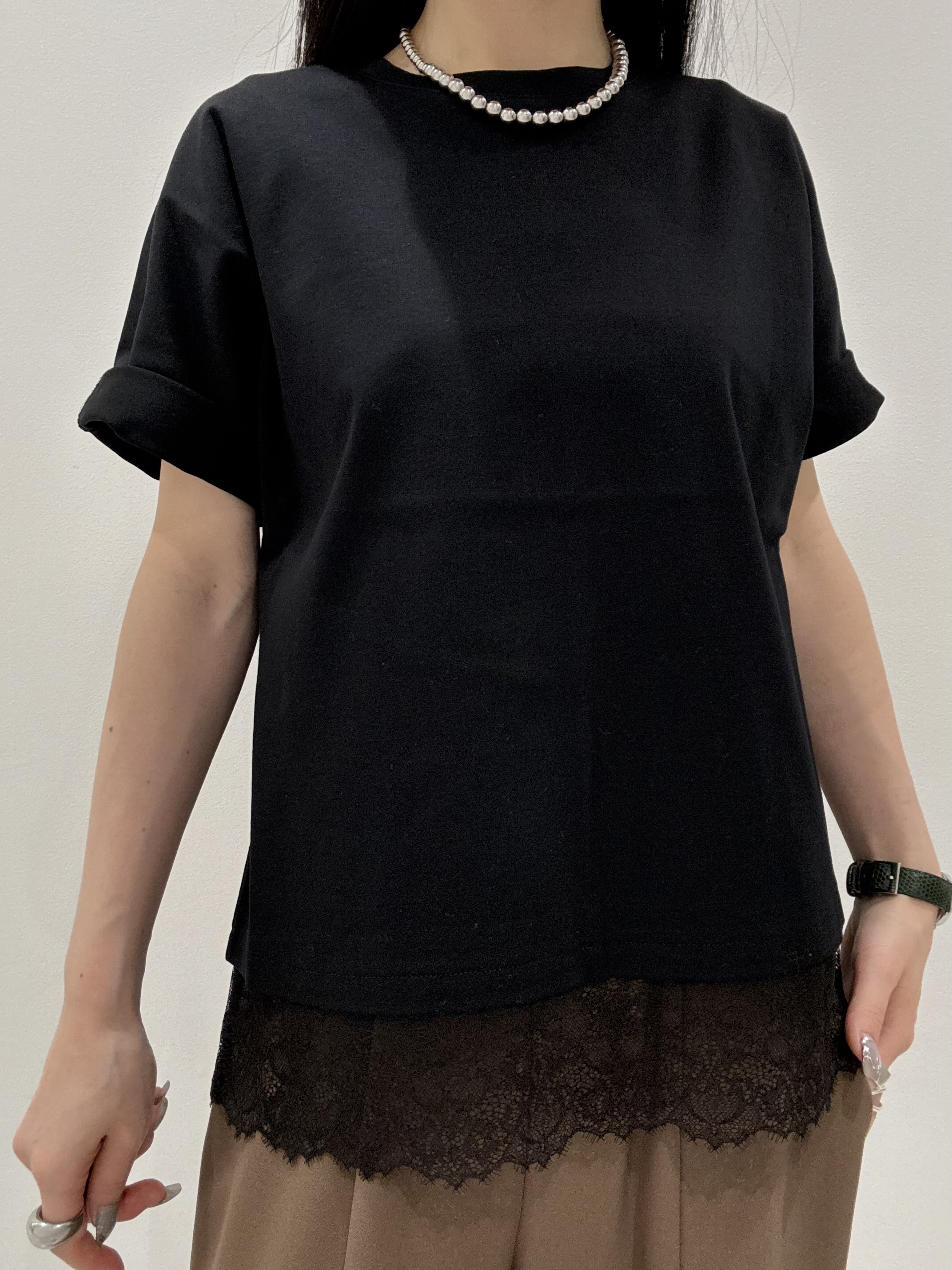 KEIKOさんの「INDIVI｜【汗ジミ防止／接触冷感】裾レースドルマンTシャツ」を使ったコーディネート