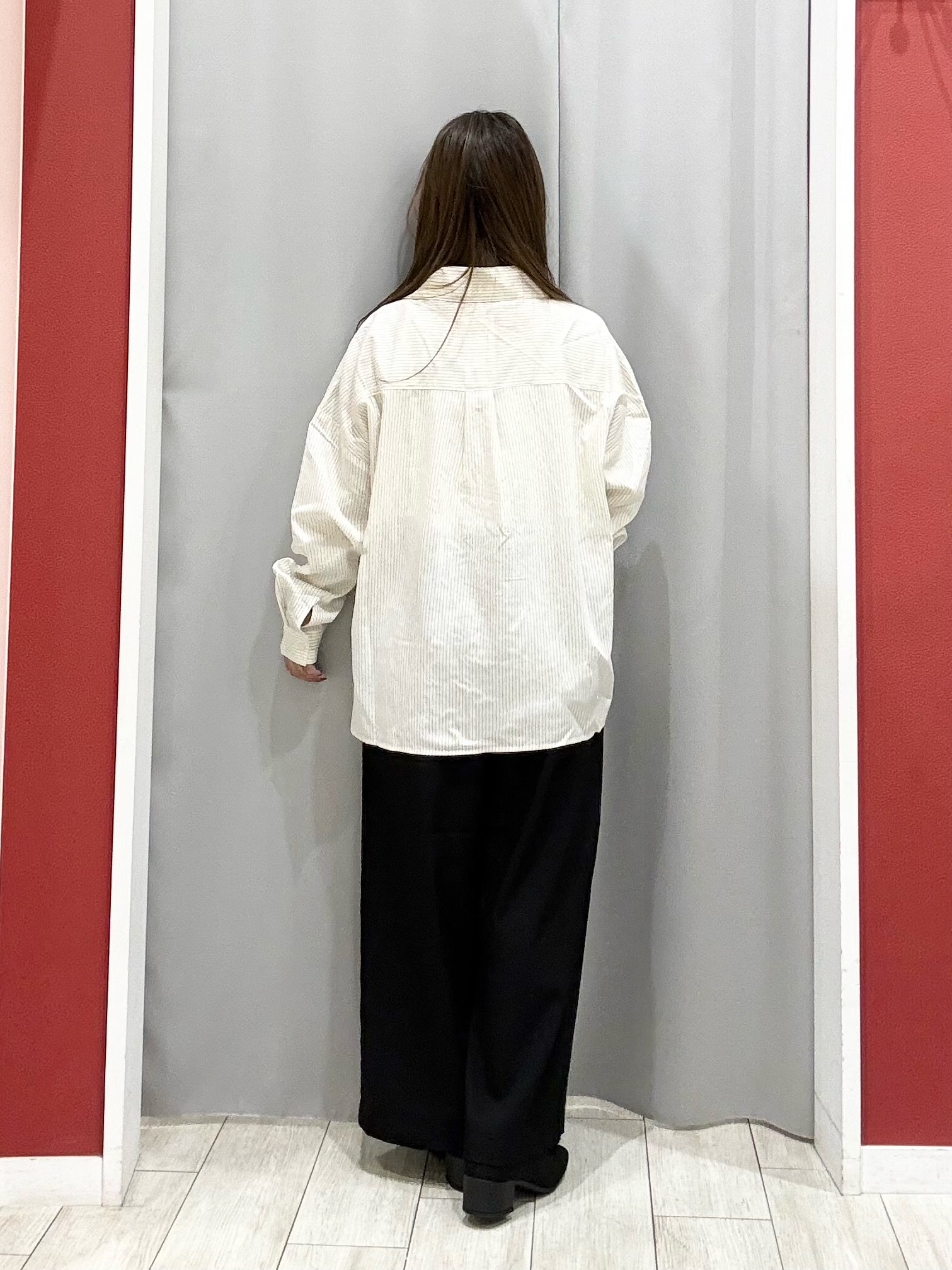 shioさんの「SHOO･LA･RUE｜【洗濯機可】インせず決まるAライン ストライプスキッパーシャツ」を使ったコーディネート