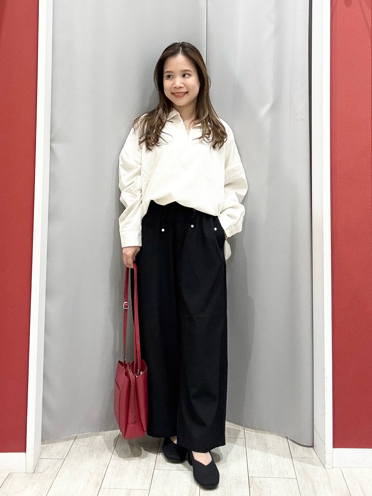 shioさんの「SHOO･LA･RUE｜【洗濯機可】インせず決まるAライン ストライプスキッパーシャツ」を使ったコーディネート