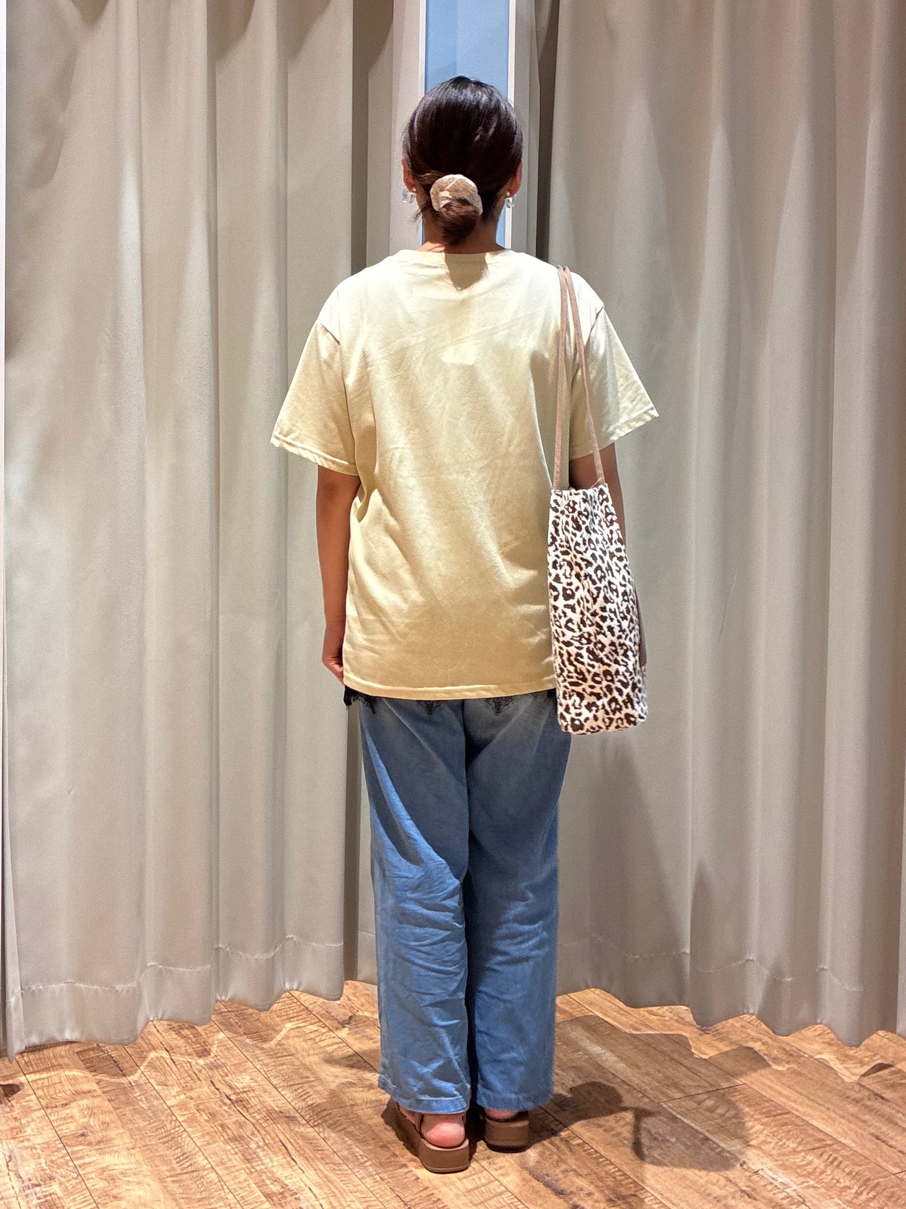 もんちゃんさんの「SHOO･LA･RUE｜【ひんやり/S-LL】選べる4柄　デイリー使いにぴったりな 大人の頼れるTシャツ」を使ったコーディネート