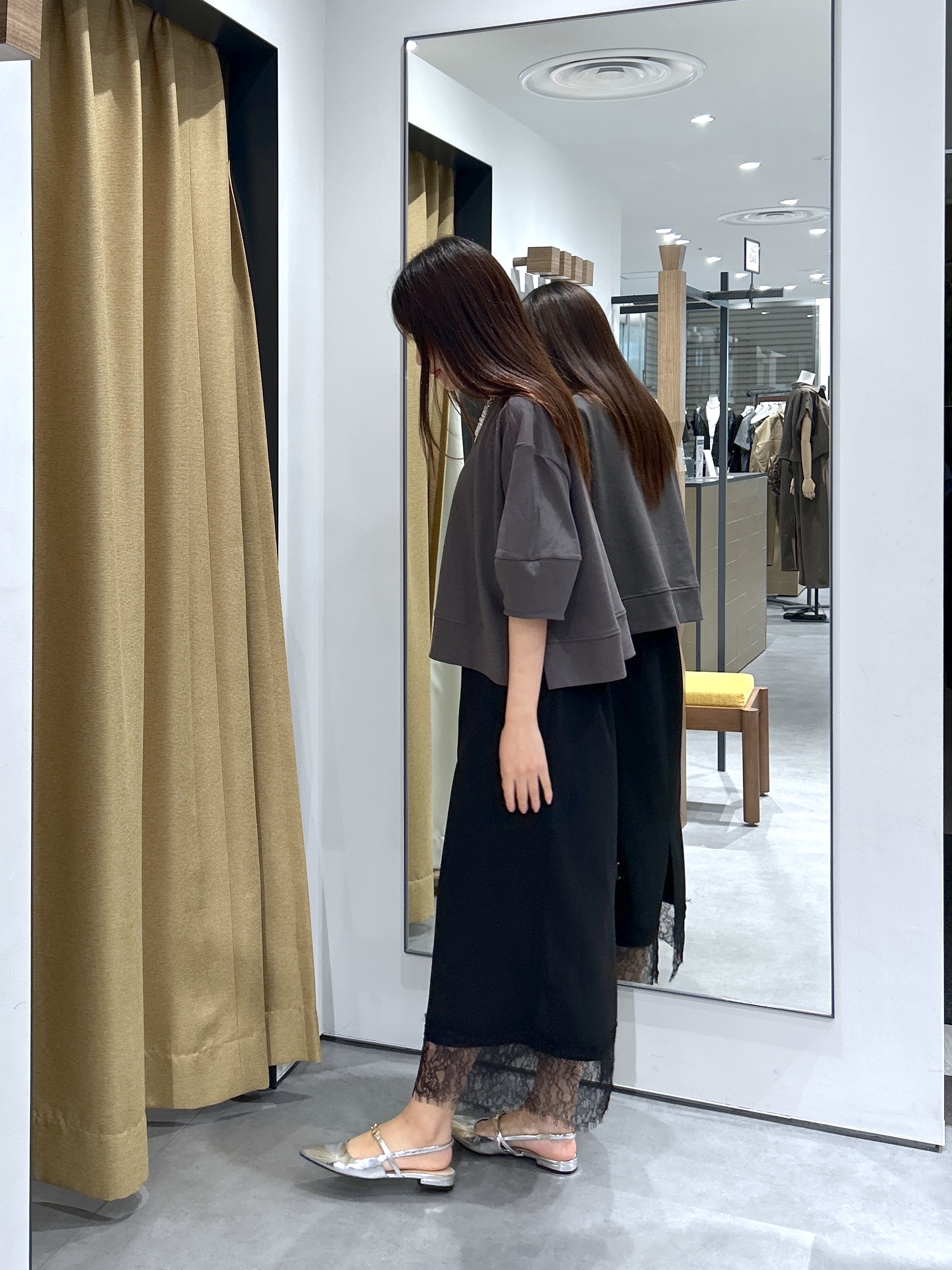 Renoさんの「INDIVI｜ハーフスリーブフォルムカットソー【接触冷感／新色追加】」を使ったコーディネート