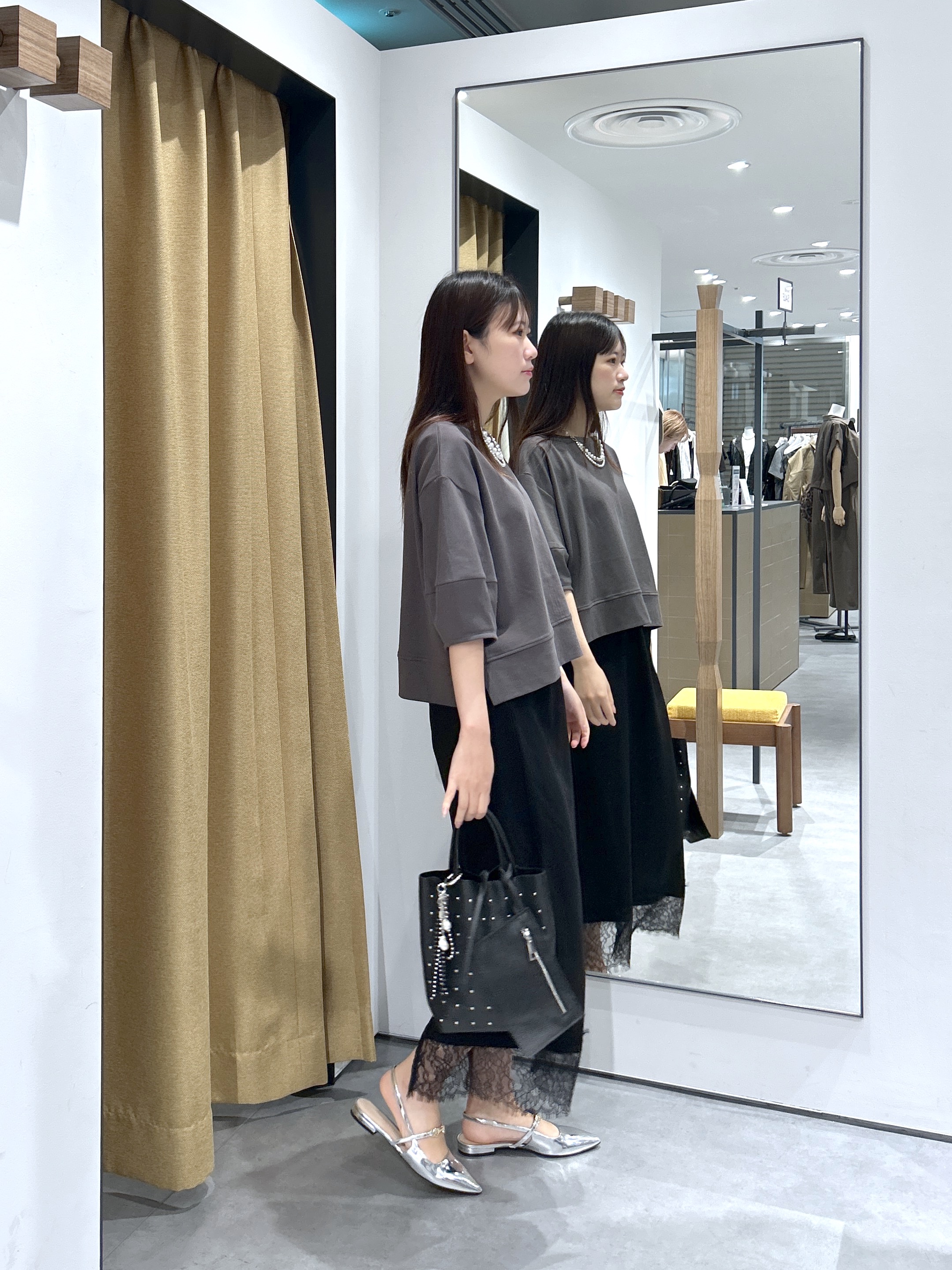 Renoさんの「INDIVI｜ハーフスリーブフォルムカットソー【接触冷感／新色追加】」を使ったコーディネート