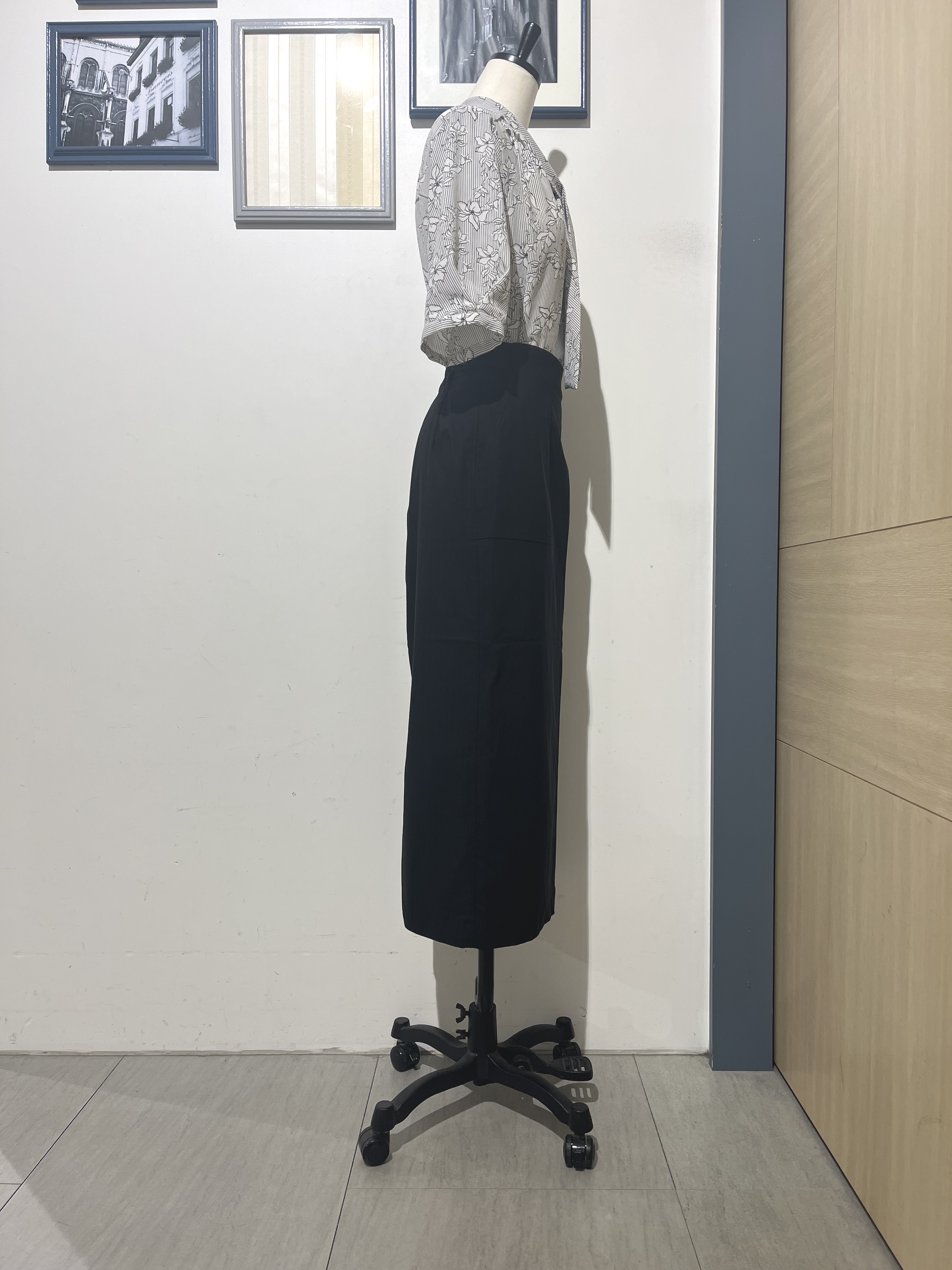 ほくとさんの「grove｜【洗濯機OK/シワになりにくい】1枚で華やぐ配色ボウタイブラウス」を使ったコーディネート
