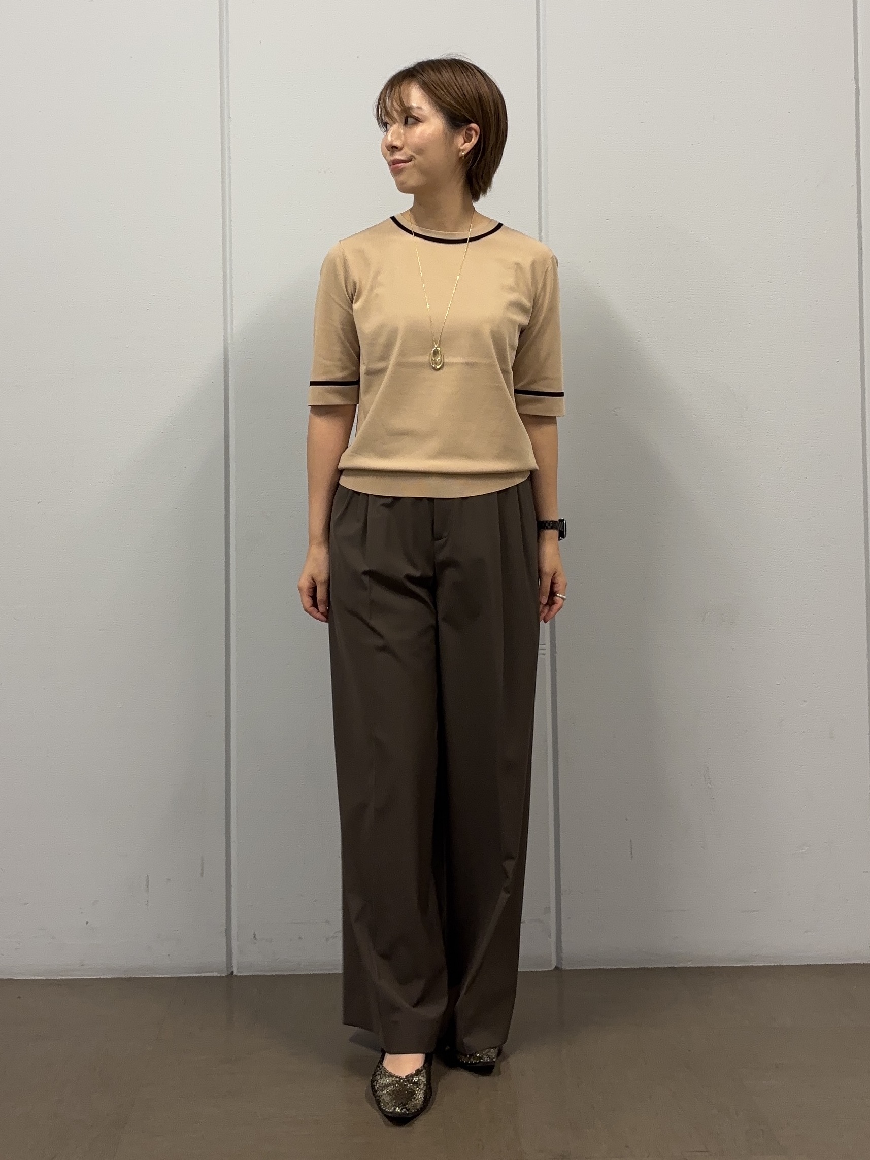 tsujiさんの「UNTITLED｜【アンサンブル可/きれいめ/通勤】コンパクト5分袖ニット」を使ったコーディネート