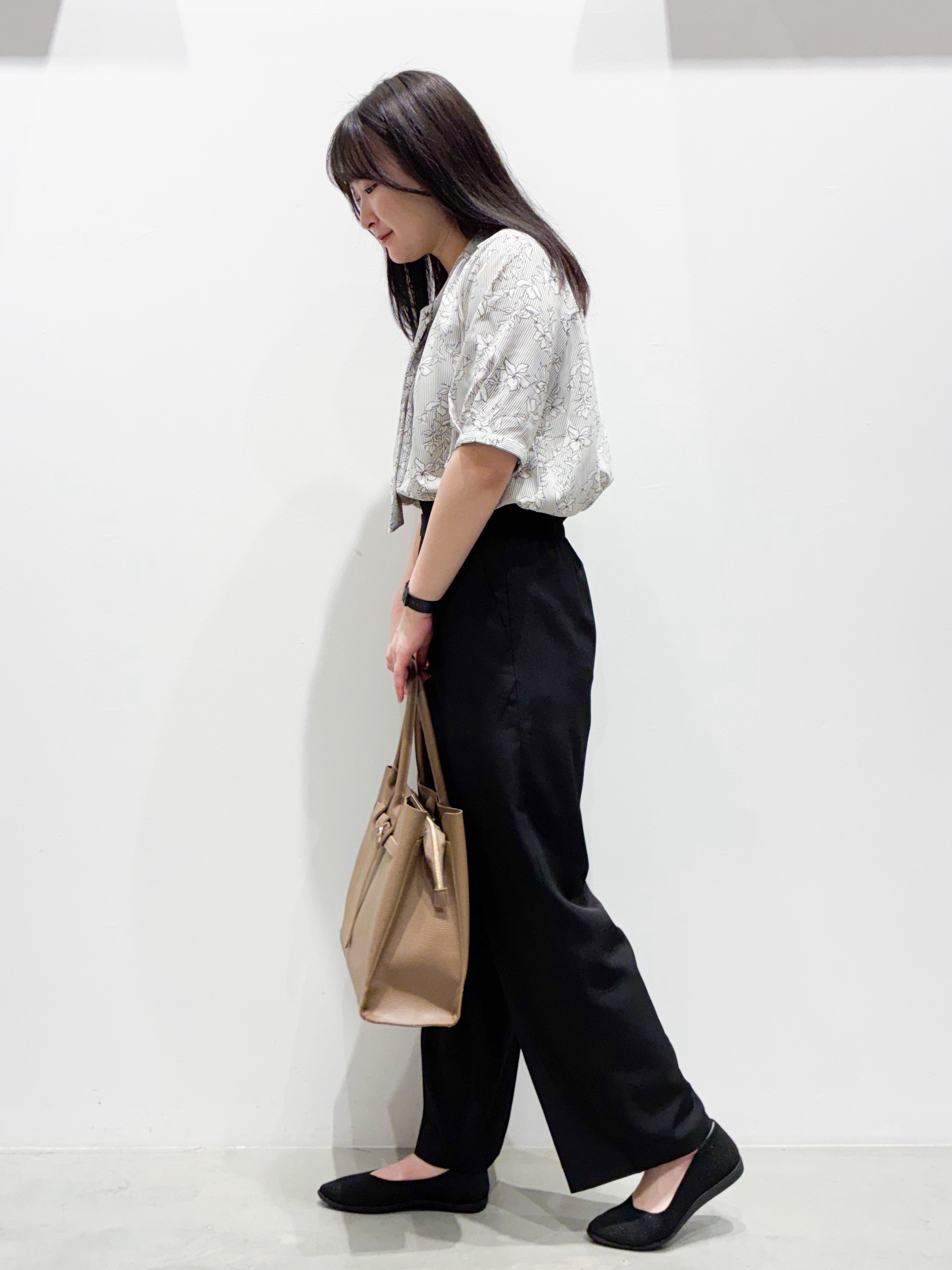seinaさんの「grove｜【洗濯機OK/シワになりにくい】1枚で華やぐ配色ボウタイブラウス」を使ったコーディネート