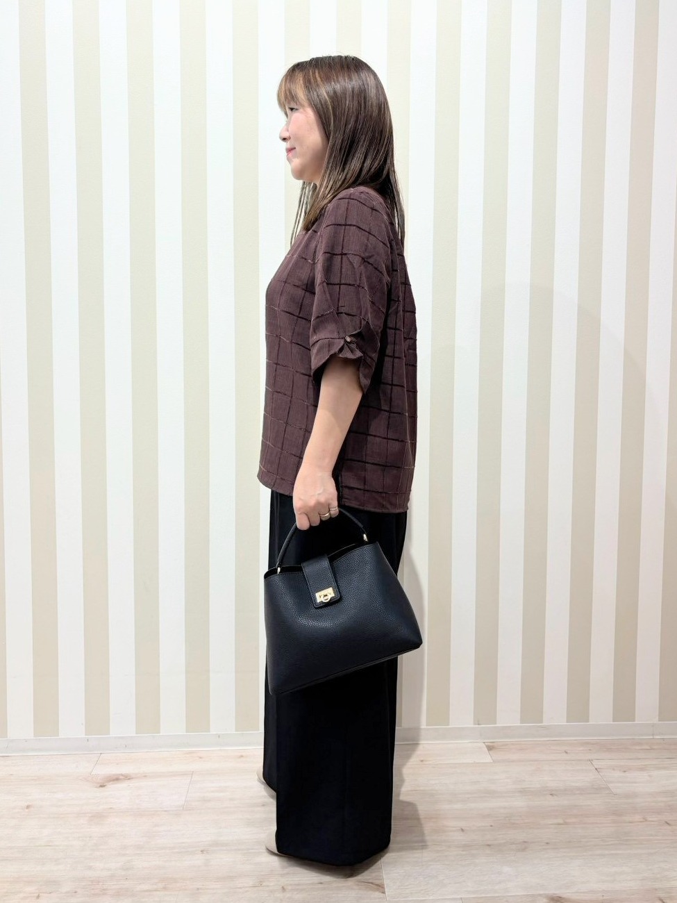 ゆーんさんの「SHOO･LA･RUE｜【セットアップ可/S-LL】夏でも感じられる秋気分 モールチェックタックスリーブ ブラウス」を使ったコーディネート