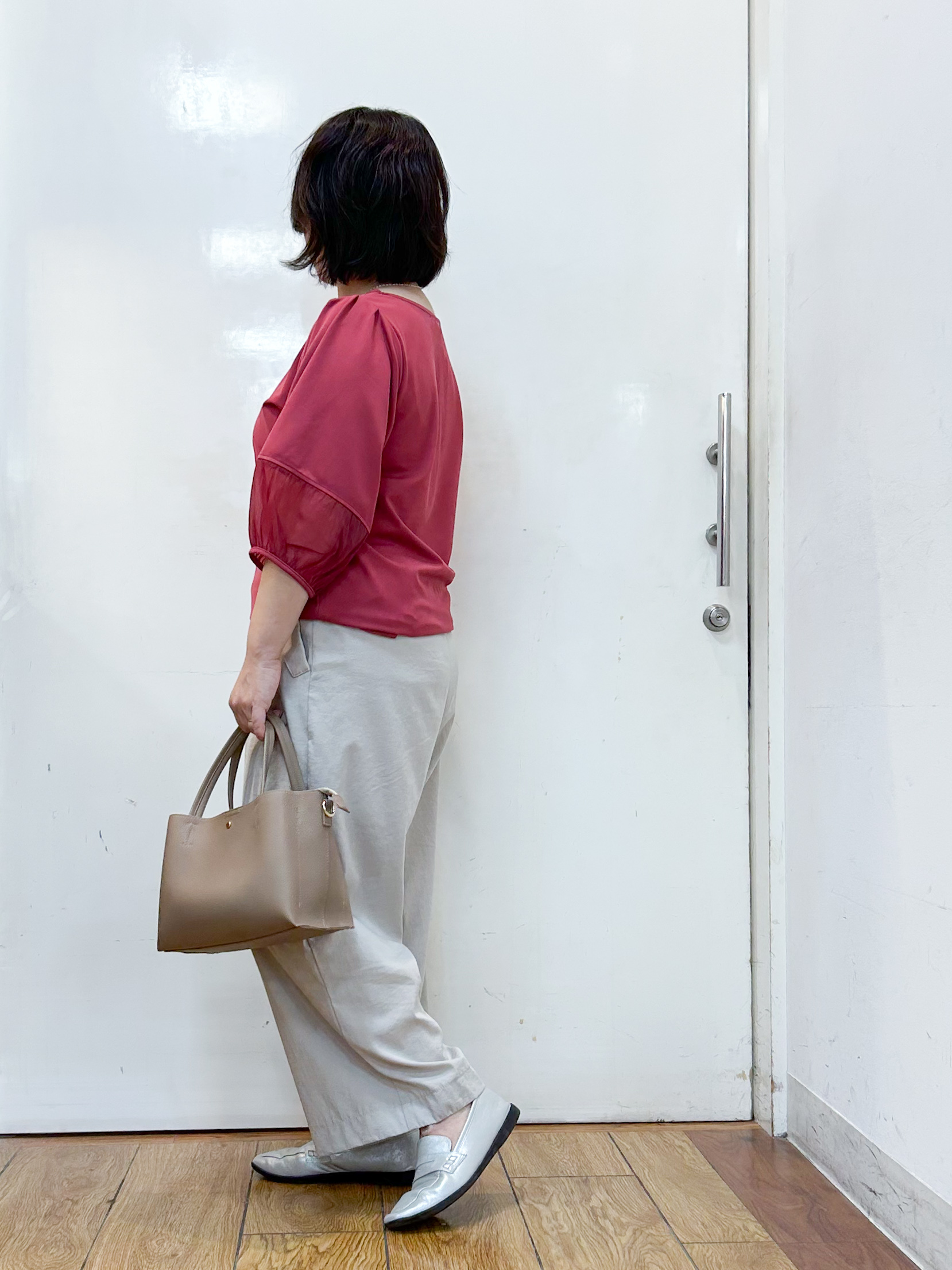 haruさんの「SHOO･LA･RUE｜【洗濯機可/S-LL】ほんのり透ける 大人のお袖シアー切り替え　ラウンドネックプルオーバー」を使ったコーディネート