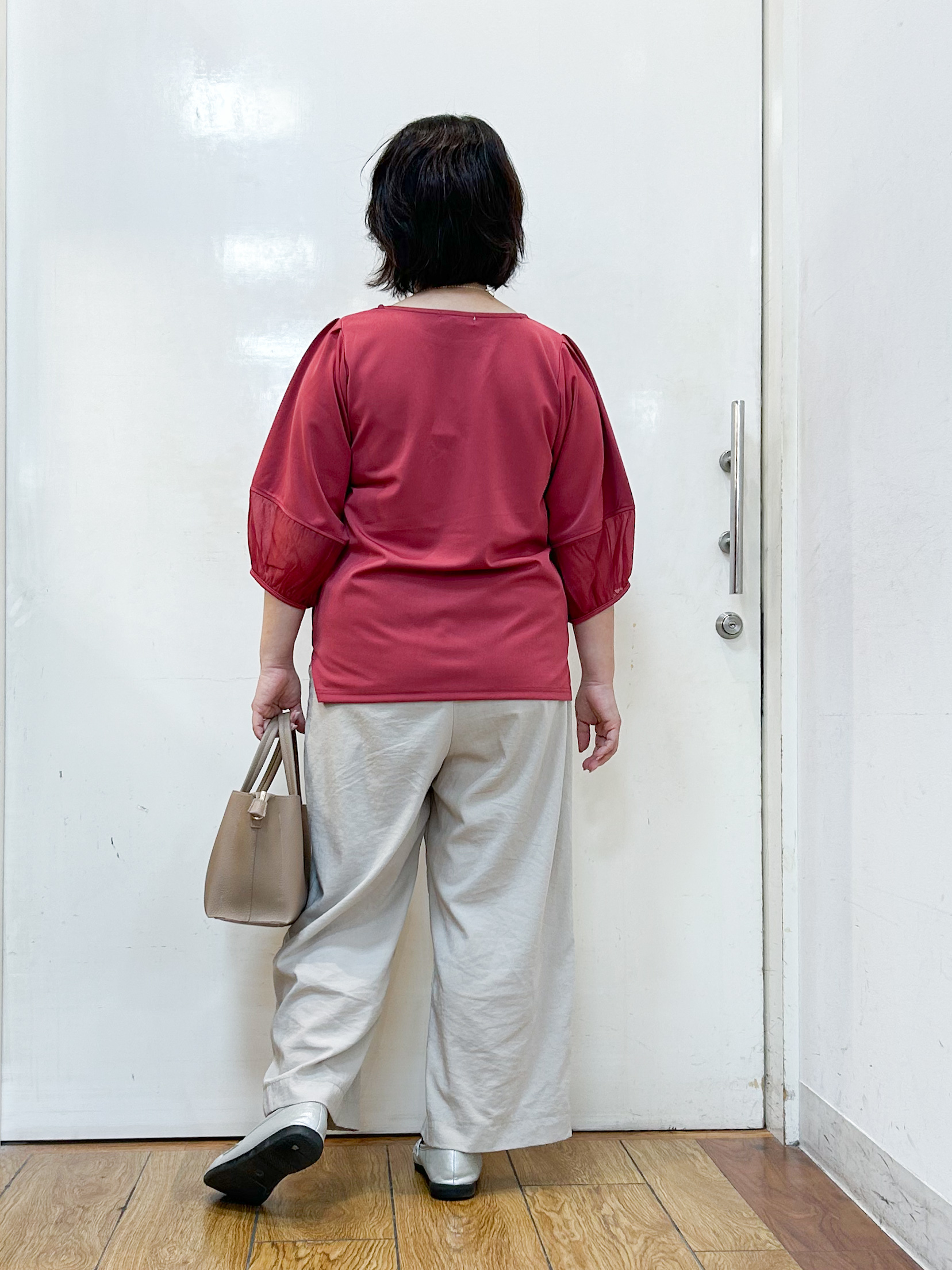 haruさんの「SHOO･LA･RUE｜【洗濯機可/S-LL】ほんのり透ける 大人のお袖シアー切り替え　ラウンドネックプルオーバー」を使ったコーディネート