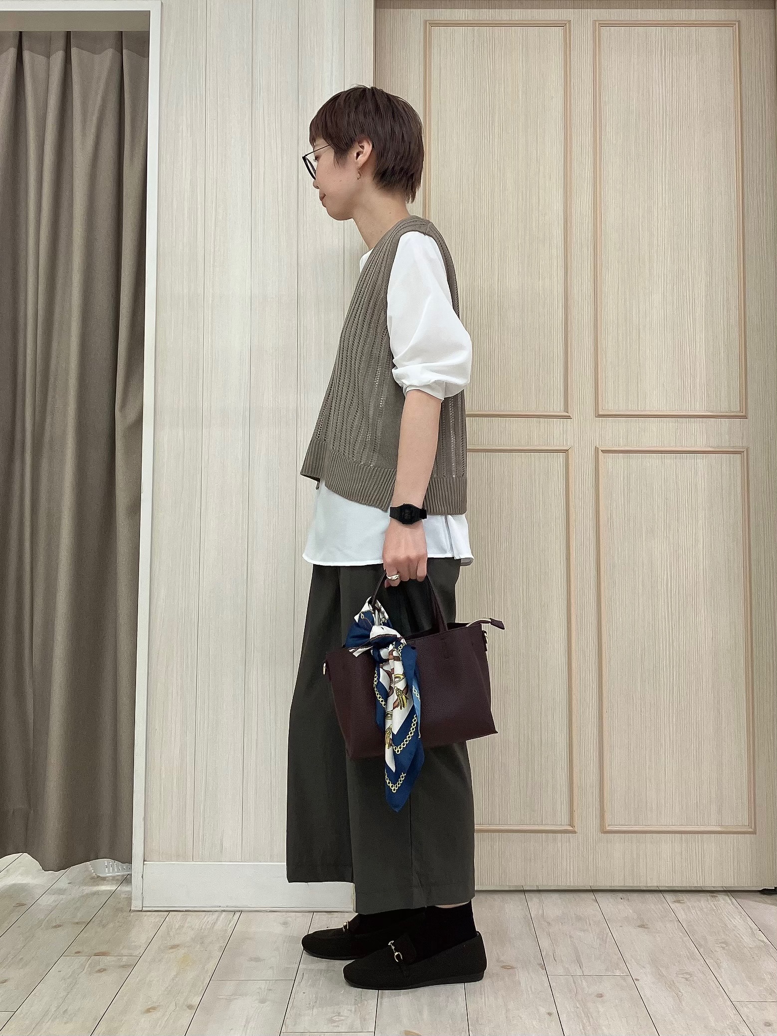 Turnerさんの「SHOO･LA･RUE｜【2点セット/洗濯機可/S-LL】透かし編みニットベスト＋5分袖シャツ」を使ったコーディネート
