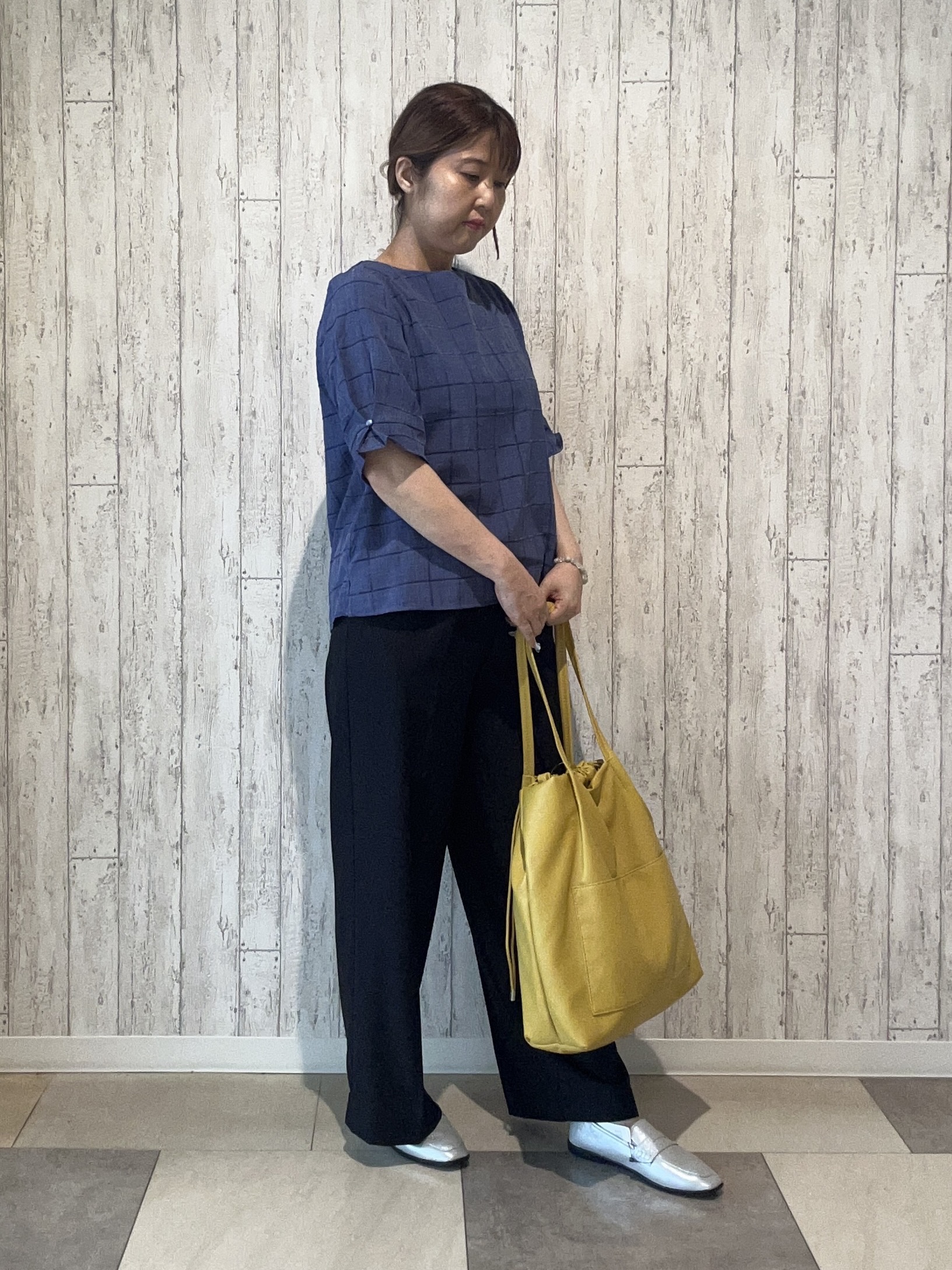 yokoさんの「SHOO･LA･RUE｜【セットアップ可/S-LL】夏でも感じられる秋気分 モールチェックタックスリーブ ブラウス」を使ったコーディネート