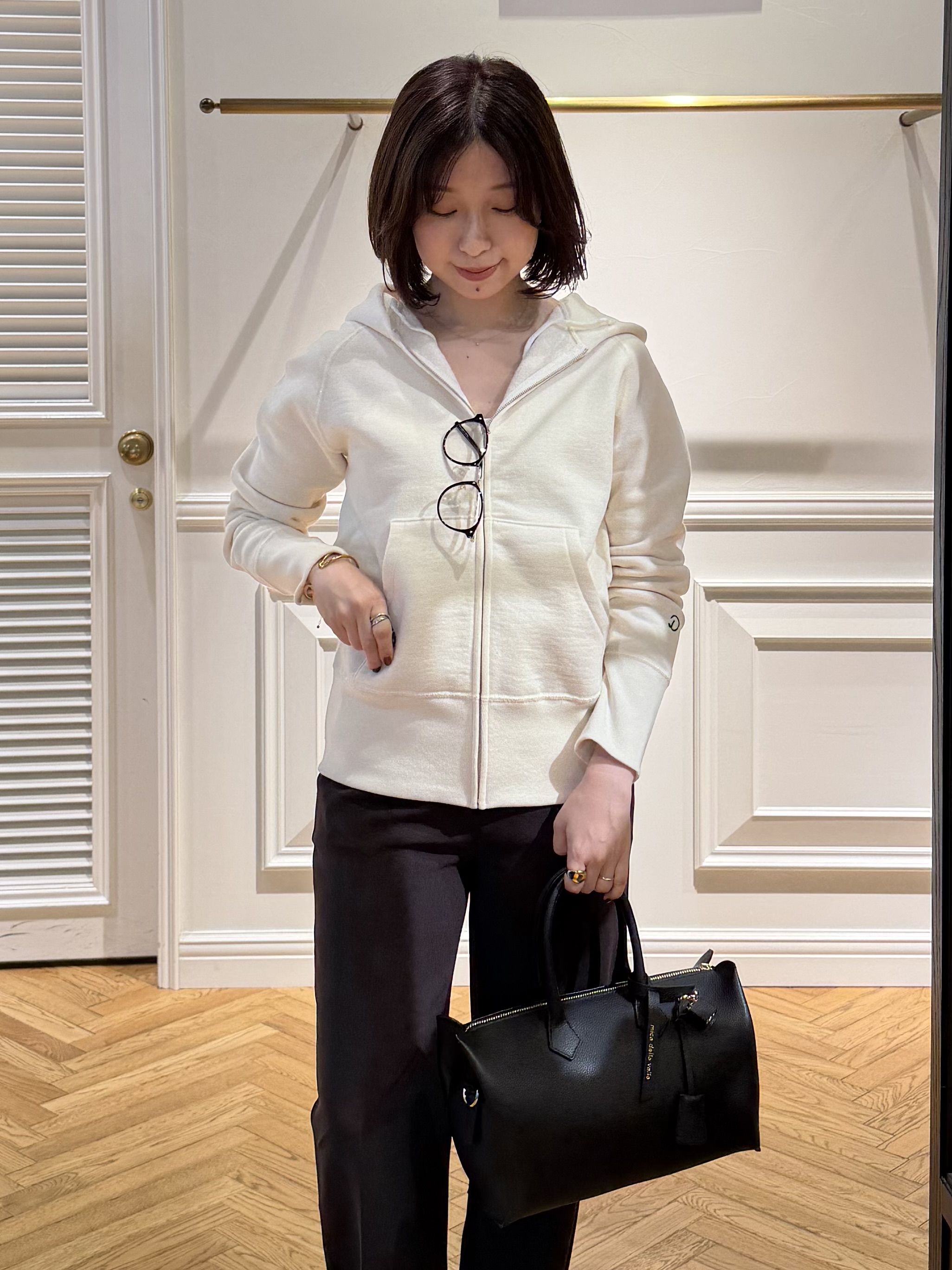 つじ まこさんの「DRESSTERIOR｜デキシー吊裏毛ジップアップパーカ」を使ったコーディネート