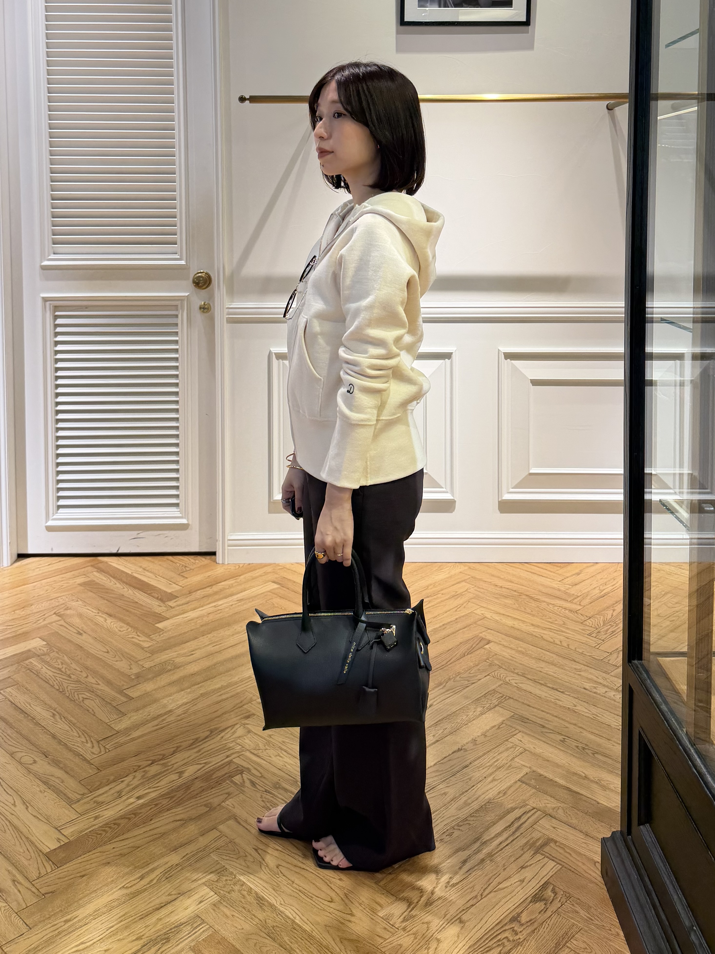 つじ まこさんの「DRESSTERIOR｜デキシー吊裏毛ジップアップパーカ」を使ったコーディネート