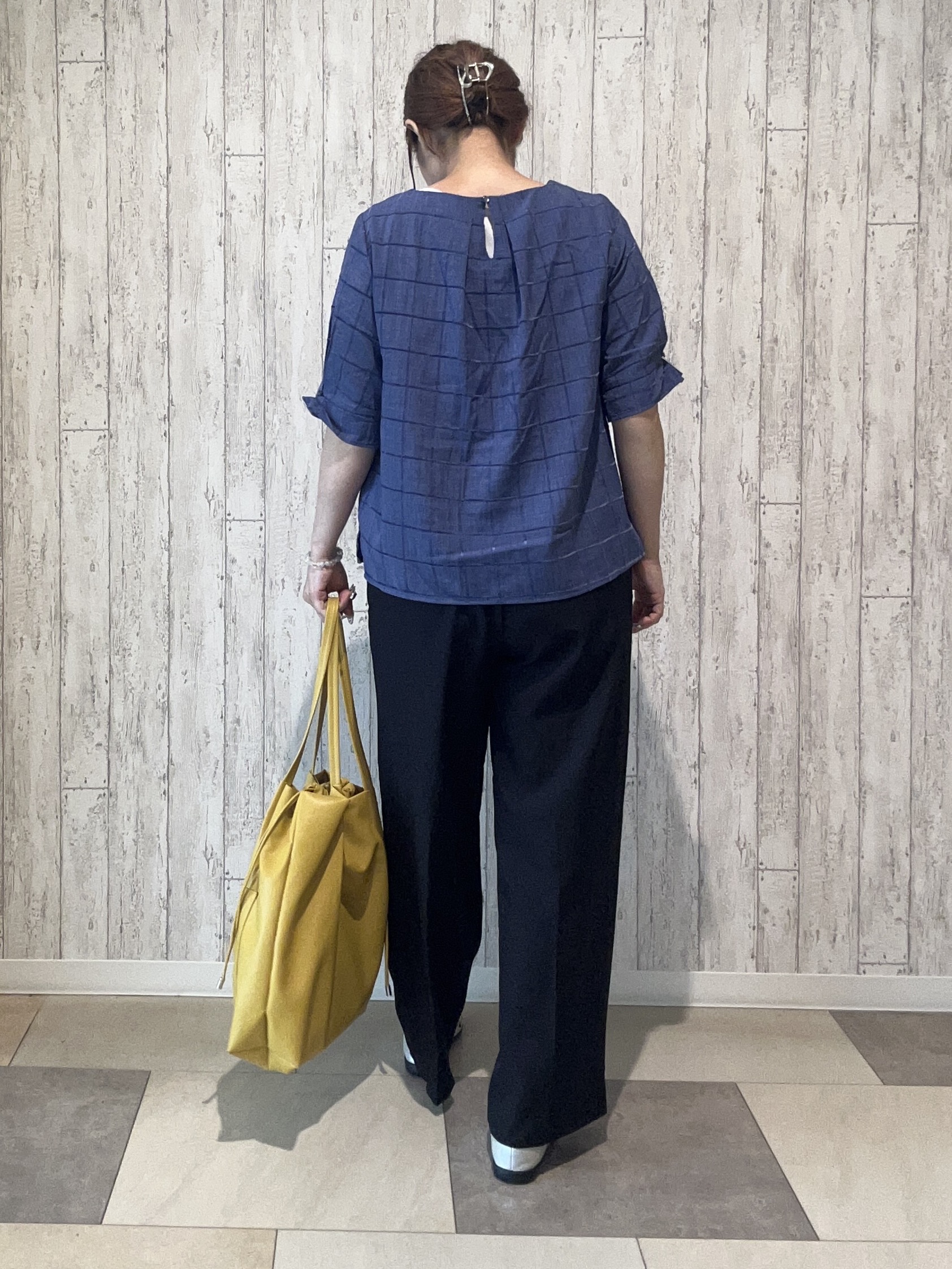 yokoさんの「SHOO･LA･RUE｜【セットアップ可/S-LL】夏でも感じられる秋気分 モールチェックタックスリーブ ブラウス」を使ったコーディネート