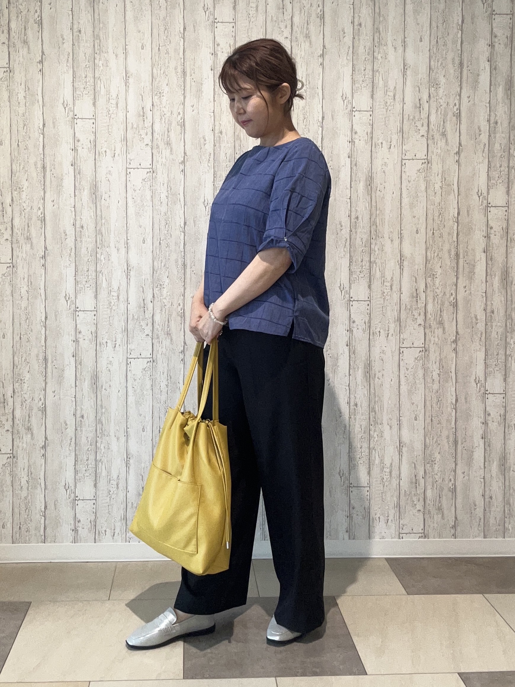 yokoさんの「SHOO･LA･RUE｜【セットアップ可/S-LL】夏でも感じられる秋気分 モールチェックタックスリーブ ブラウス」を使ったコーディネート