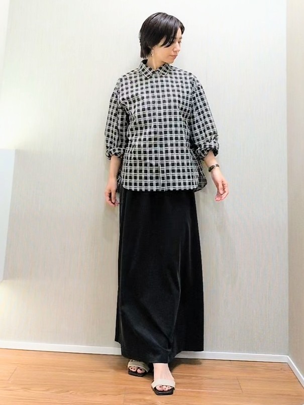 ミズタさんの「UNTITLED｜シアーチェックシャツブラウス」を使ったコーディネート