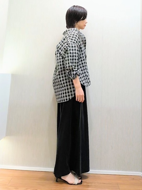 ミズタさんの「UNTITLED｜シアーチェックシャツブラウス」を使ったコーディネート