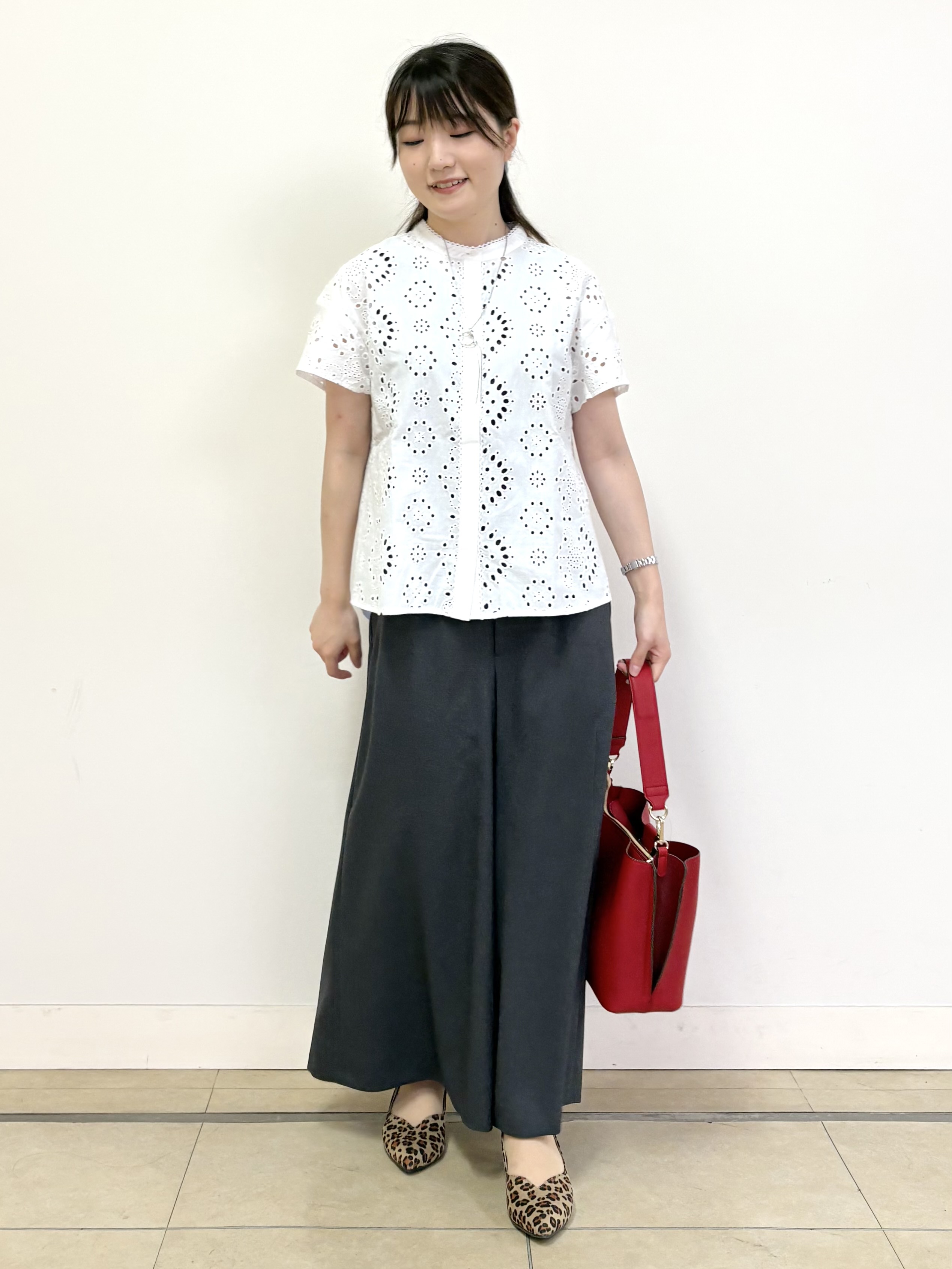 mikiさんの「Reflect｜【通勤◎】カットワーク刺繍レース シャツブラウス」を使ったコーディネート