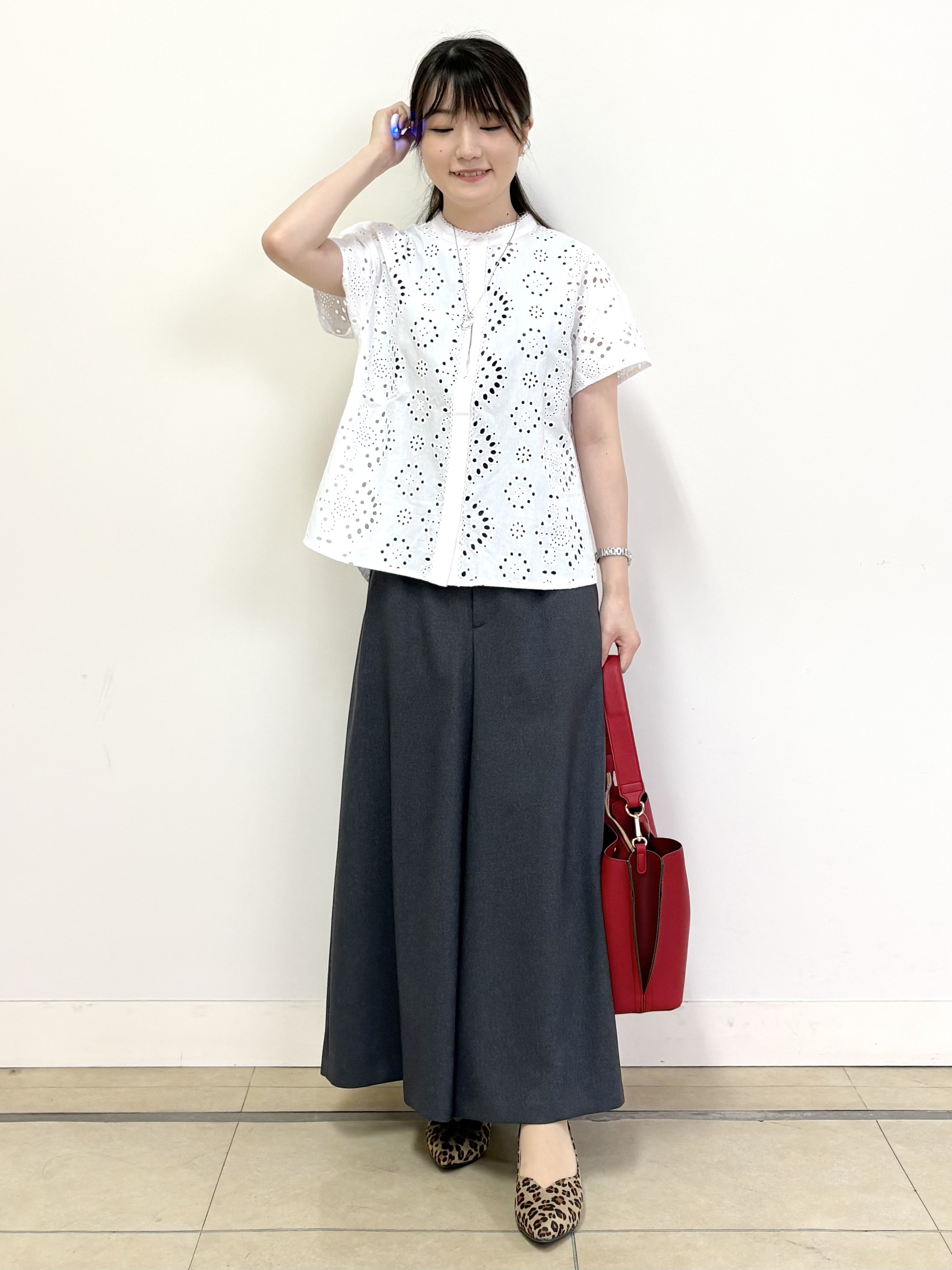 mikiさんの「Reflect｜【通勤◎】カットワーク刺繍レース シャツブラウス」を使ったコーディネート