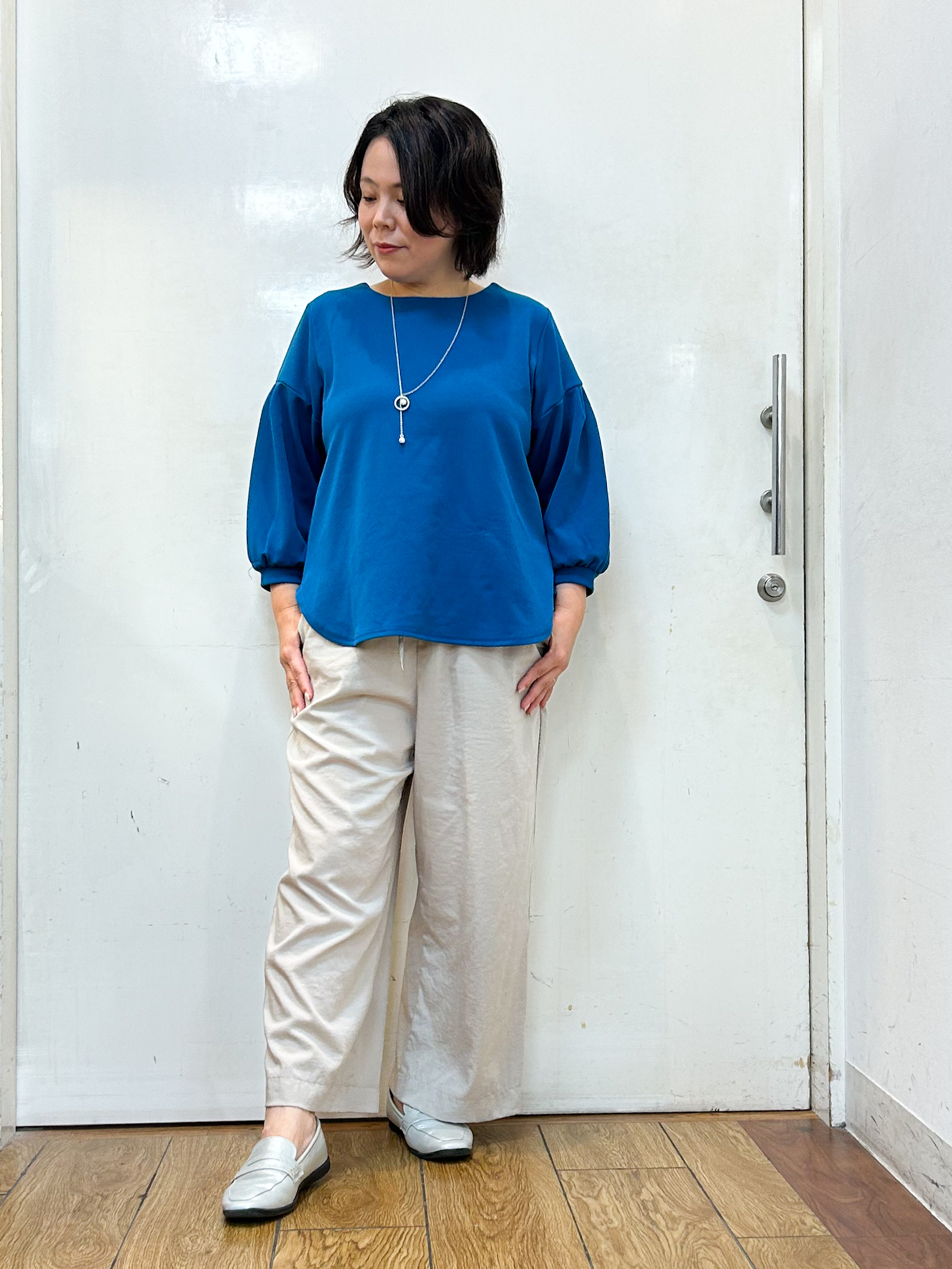 haruさんの「SHOO･LA･RUE｜【着丈選べる/2点セット】ネックレス付き やわらか8分袖ブラウス」を使ったコーディネート