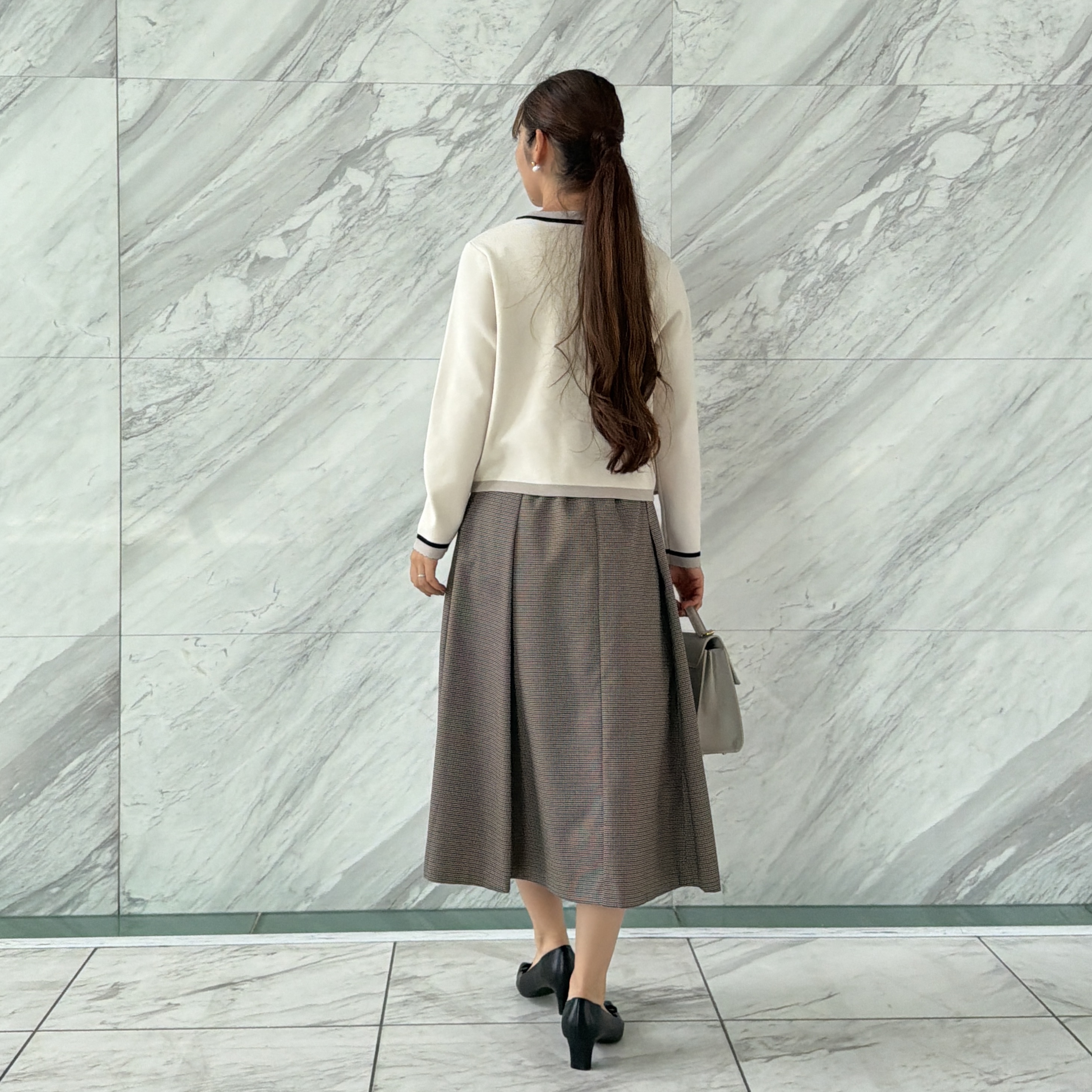 makiさんの「Couture brooch｜【タックで美シルエット】フレアスカート」を使ったコーディネート