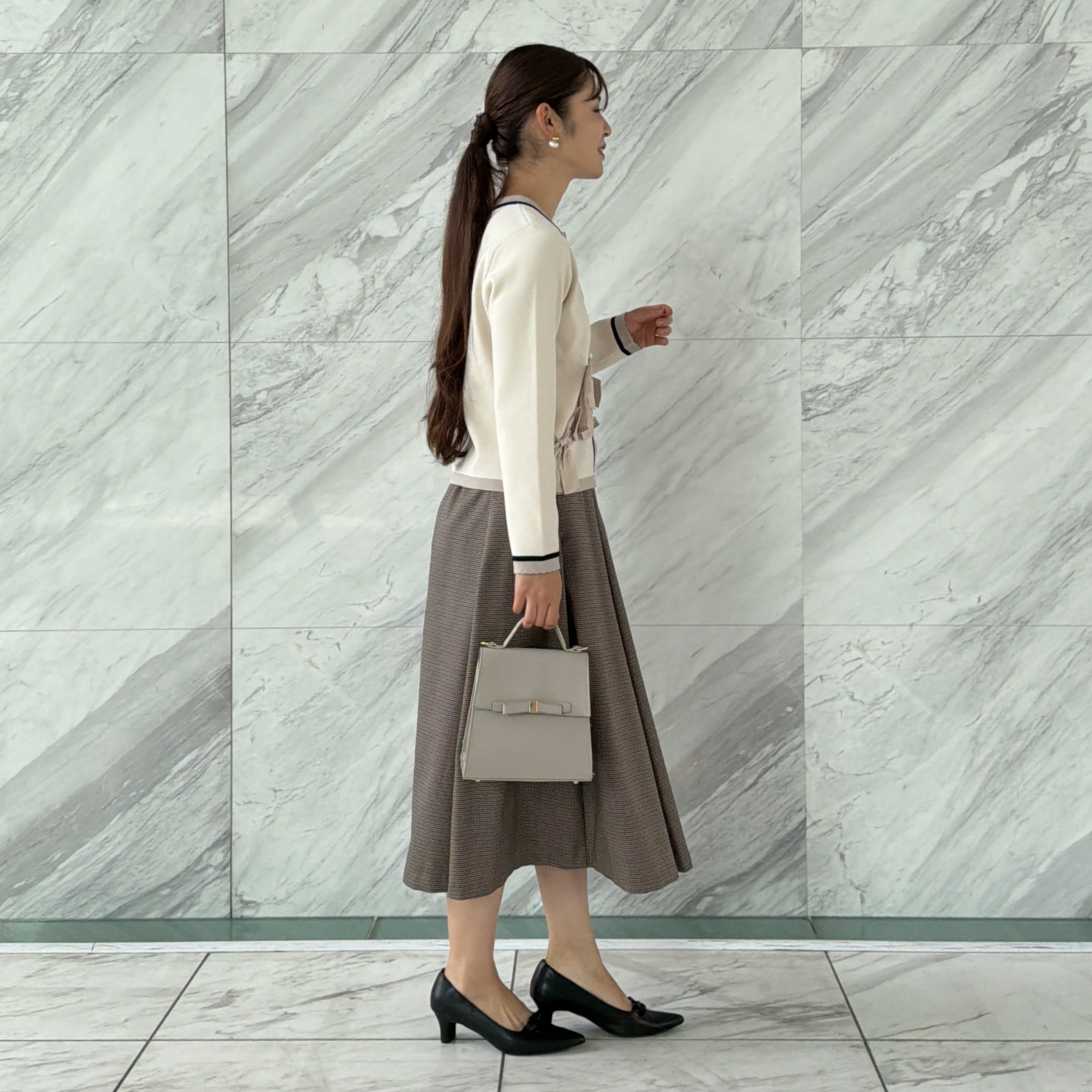 makiさんの「Couture brooch｜【タックで美シルエット】フレアスカート」を使ったコーディネート