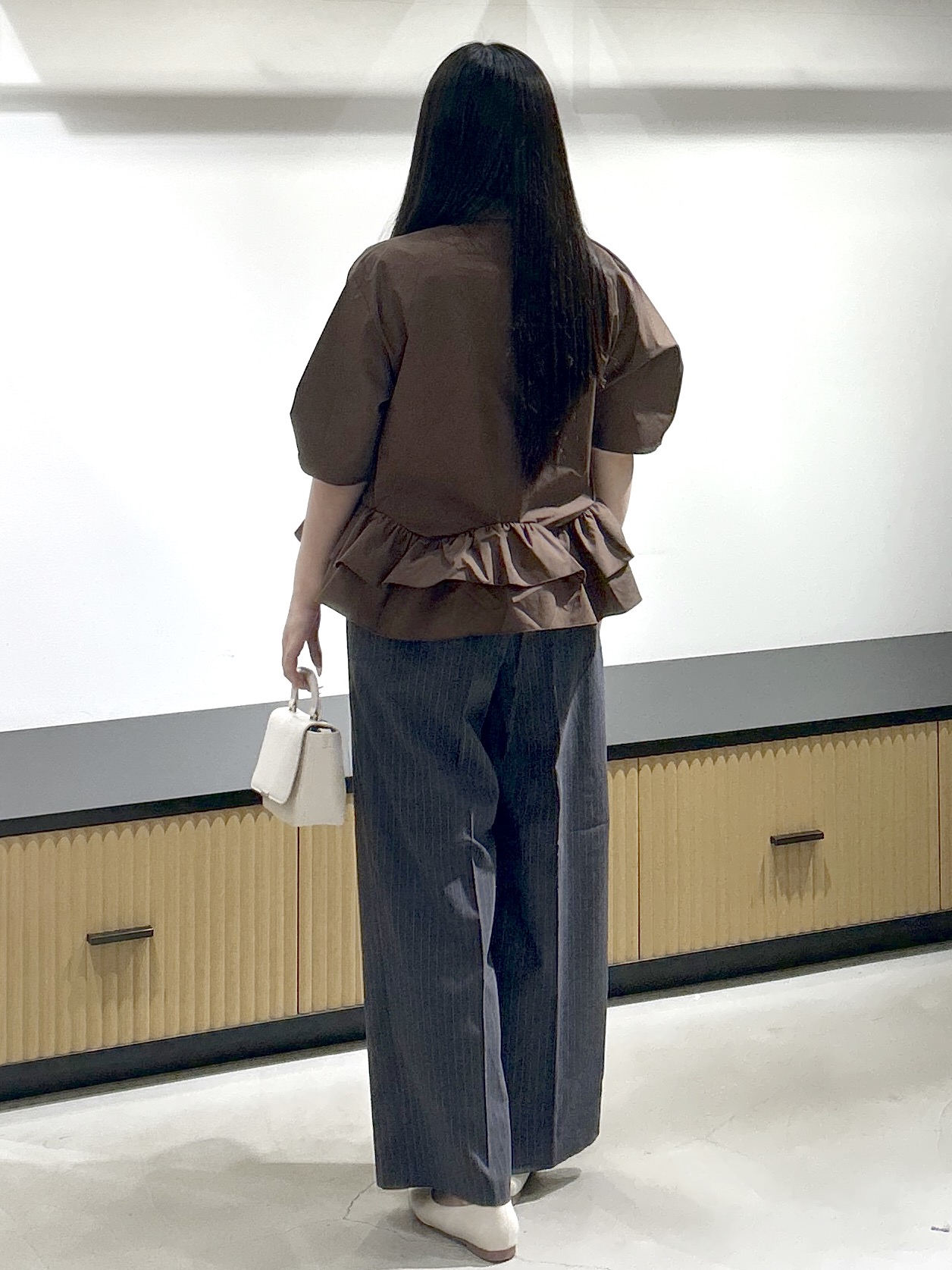 sayaさんの「OPAQUE.CLIP｜裾ラッフルデザインブラウス【洗濯機OK】」を使ったコーディネート