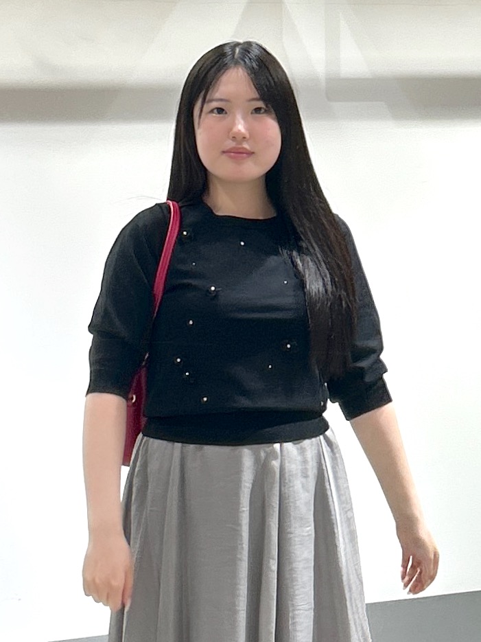 sayaさんの「OPAQUE.CLIP｜お花ビジュー6分袖ニット【洗濯機OK】」を使ったコーディネート