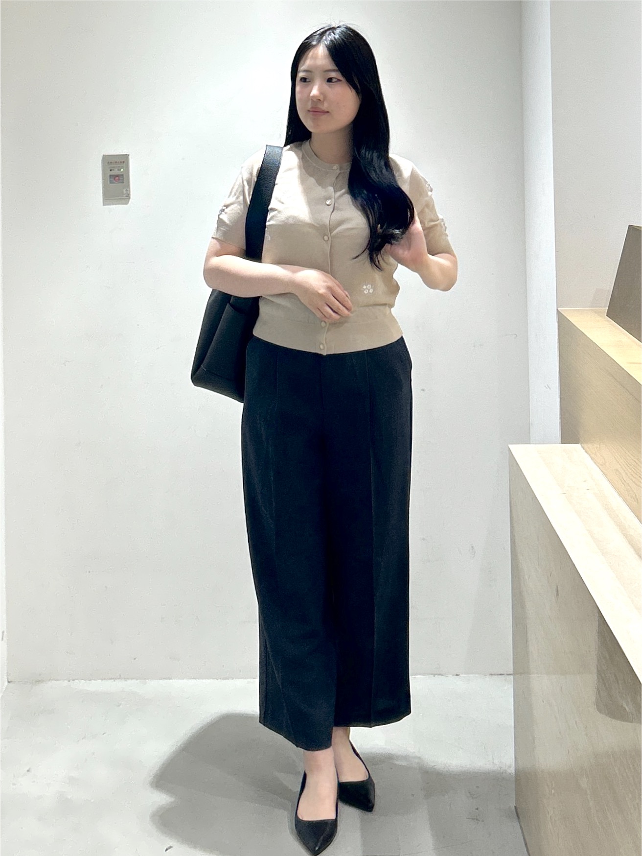 sayaさんの「OPAQUE.CLIP｜フラワー刺繍カーディガン【洗濯機OK／抗ピル】」を使ったコーディネート