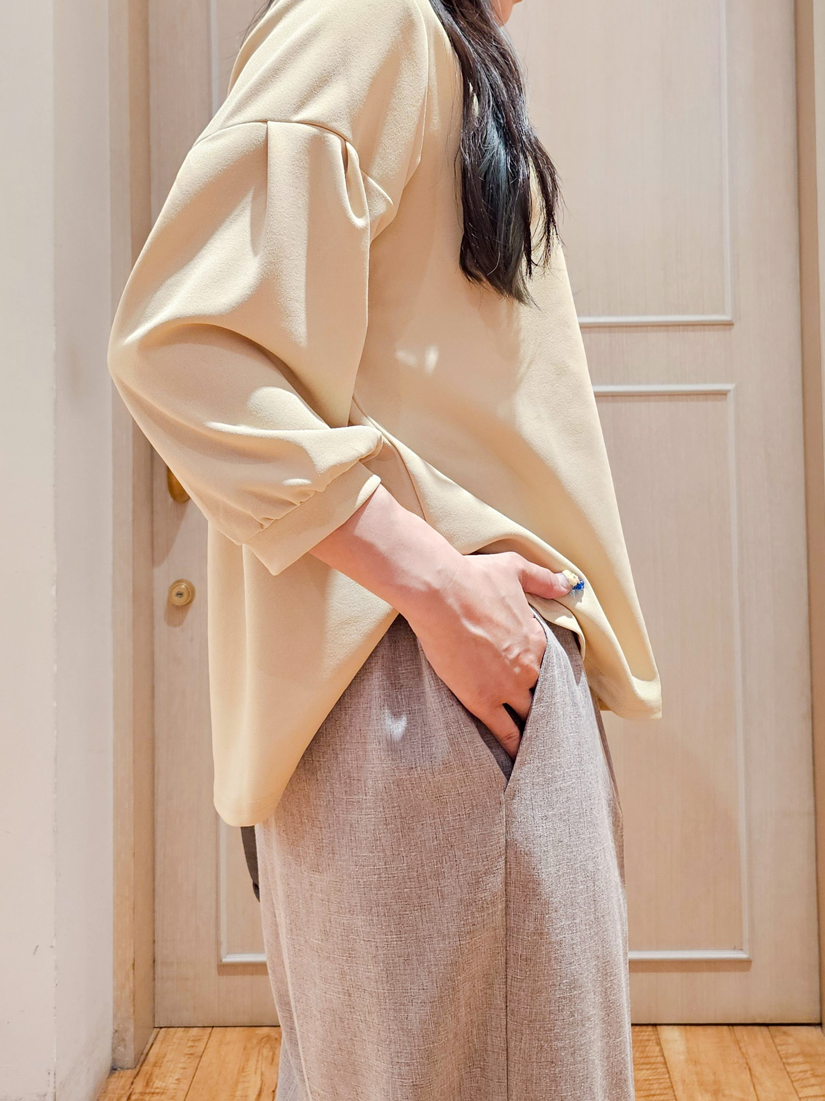 ゆゆさんの「SHOO･LA･RUE｜【着丈選べる/2点セット】ネックレス付き やわらか8分袖ブラウス」を使ったコーディネート
