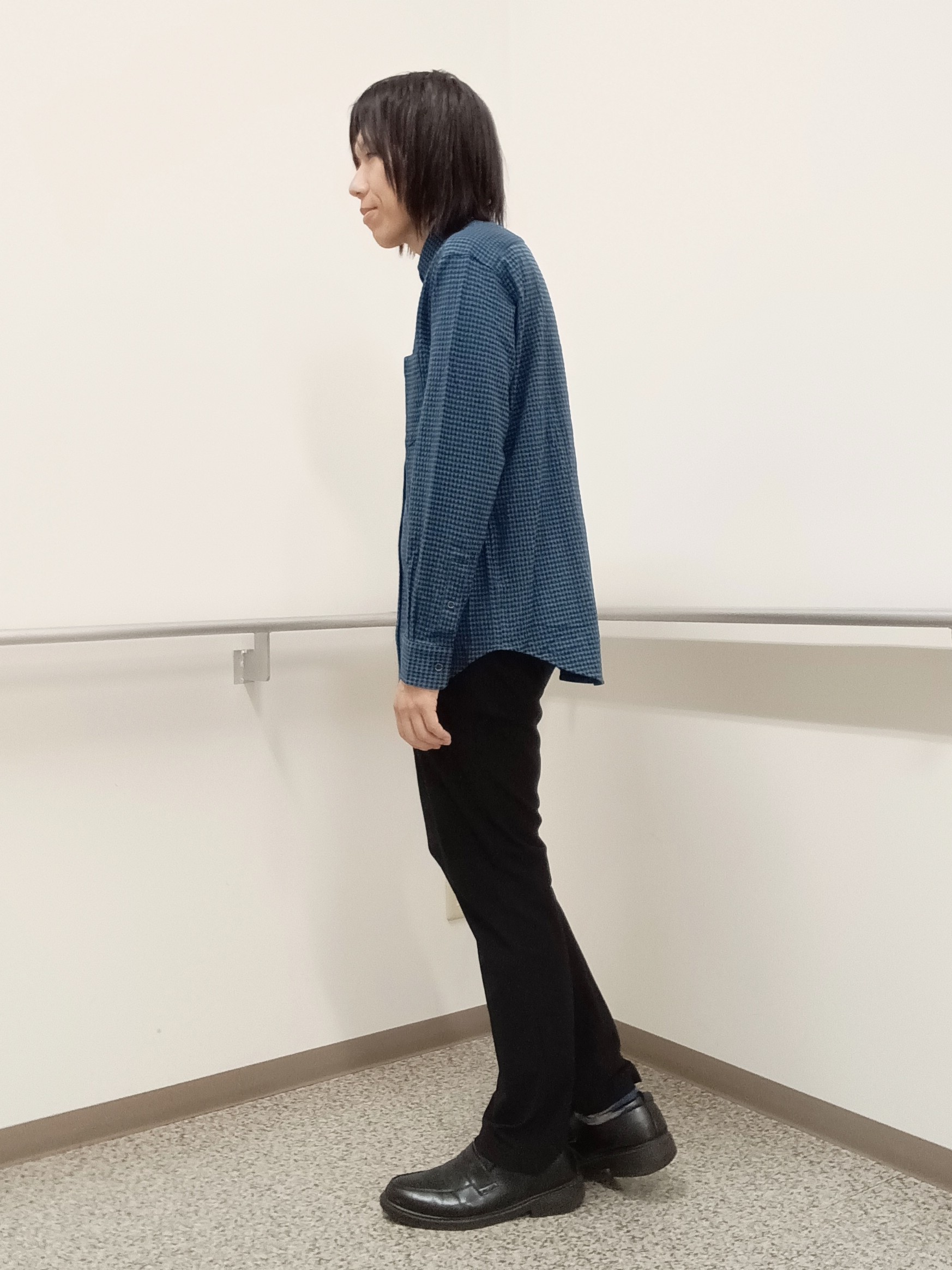 moritaさんの「TAKEO KIKUCHI｜【抗菌防臭/シーズンレス】シアサッカーギンガムチェック ストレッチシャツ」を使ったコーディネート