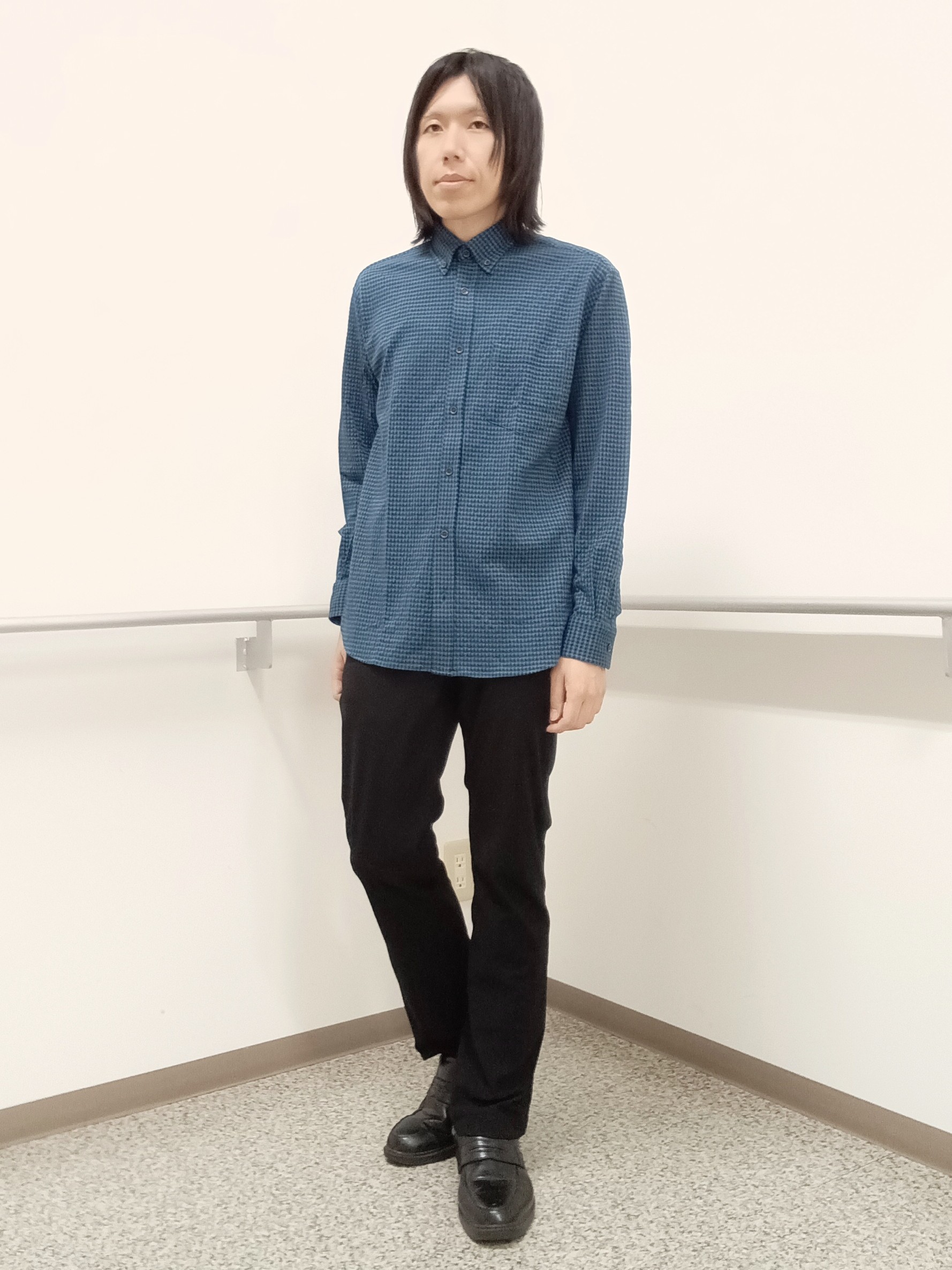 moritaさんの「TAKEO KIKUCHI｜【抗菌防臭/シーズンレス】シアサッカーギンガムチェック ストレッチシャツ」を使ったコーディネート