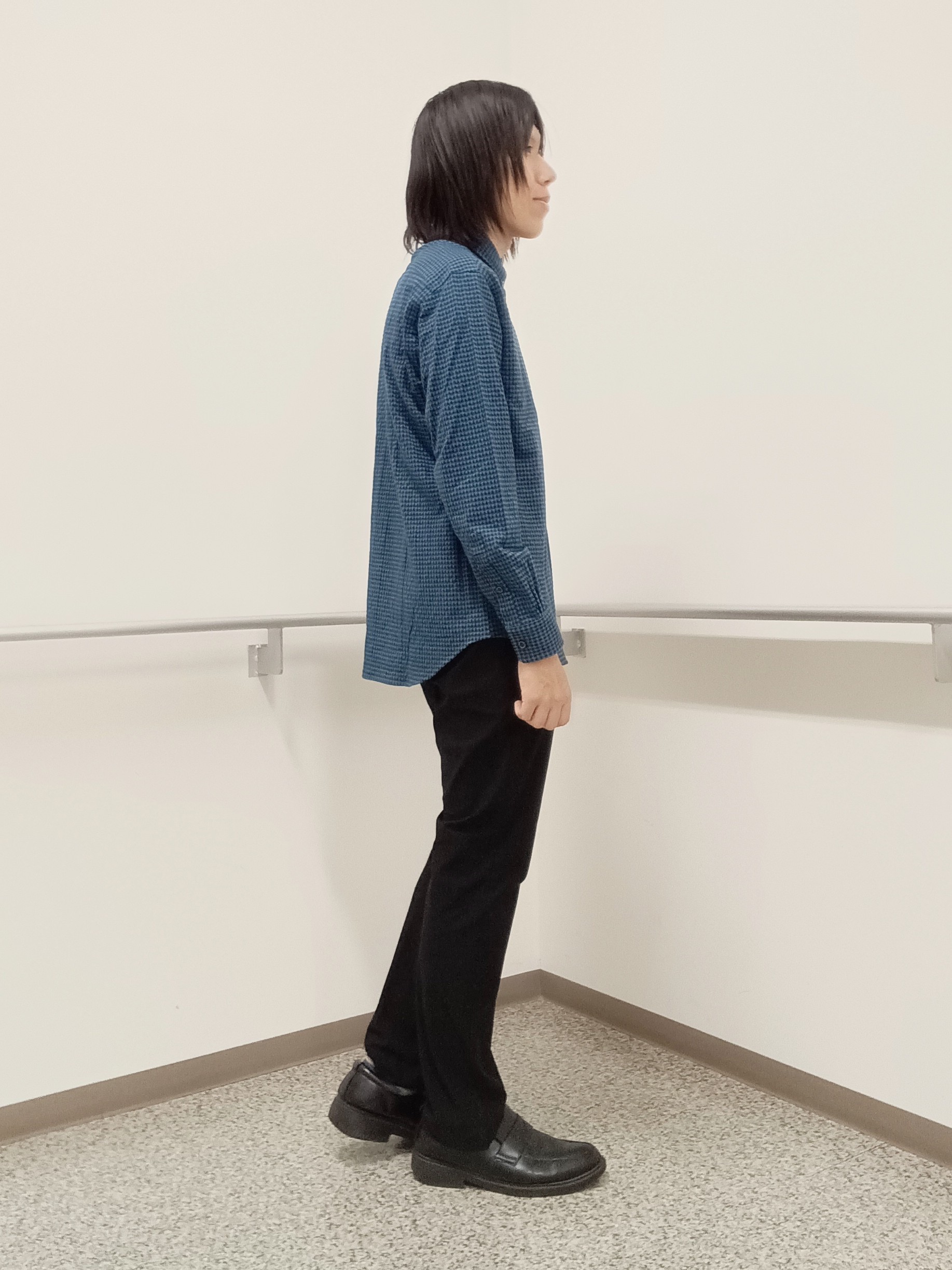 moritaさんの「TAKEO KIKUCHI｜【抗菌防臭/シーズンレス】シアサッカーギンガムチェック ストレッチシャツ」を使ったコーディネート