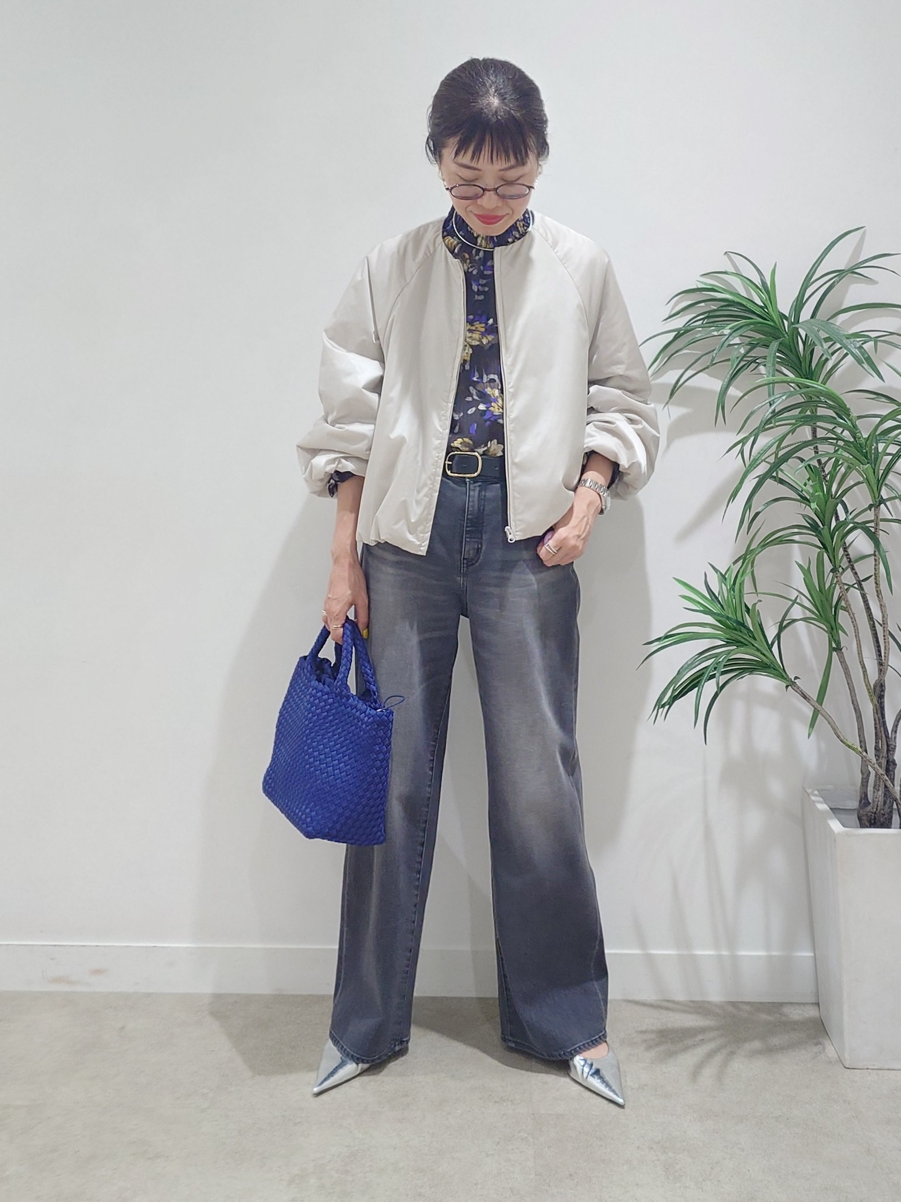 MUTSUKOさんの「UNTITLED｜フラワープリントブラウス」を使ったコーディネート